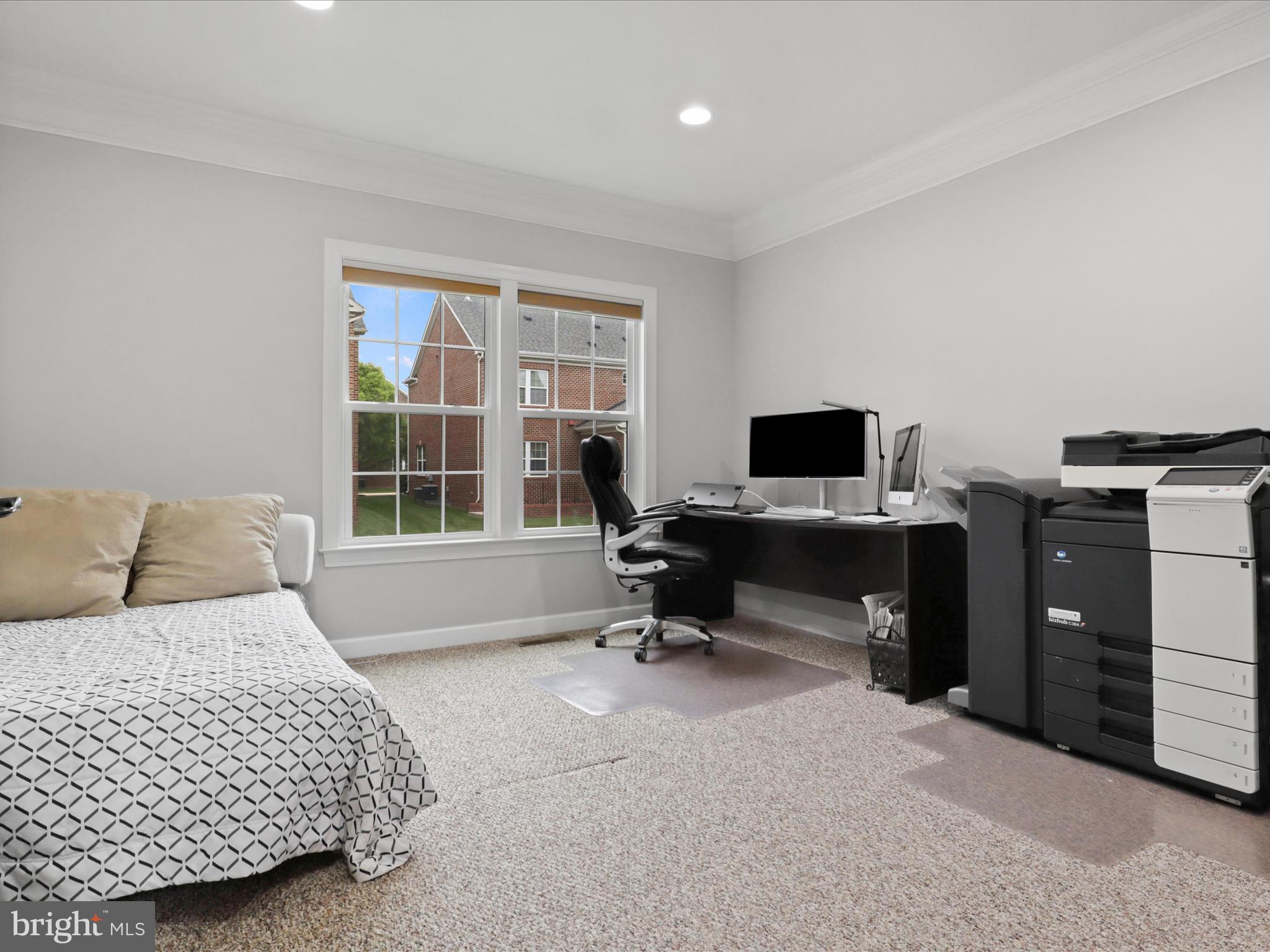 KENSINGTON MANOR - Residential