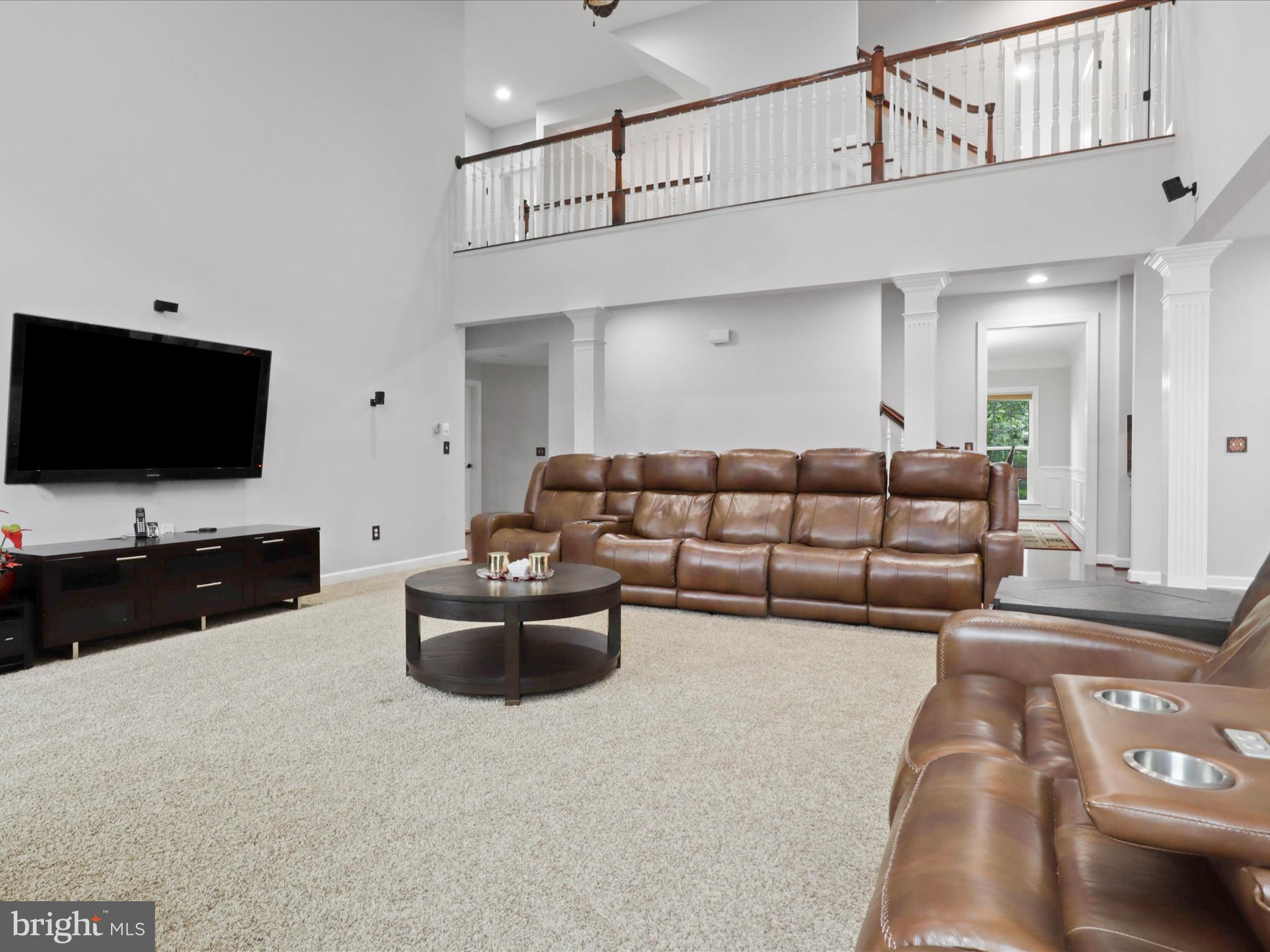 KENSINGTON MANOR - Residential