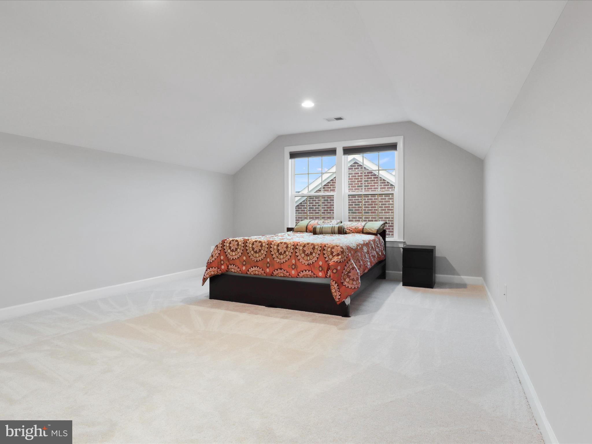 KENSINGTON MANOR - Residential