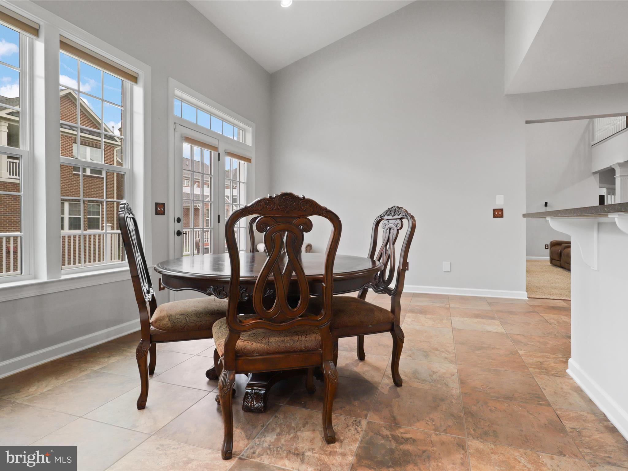 KENSINGTON MANOR - Residential