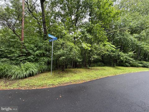 Vacant Land For Sale - 2704 Chariton Street<br/> Fairfax County, OAKTON, VA 22124