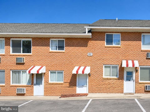 Photo for 200 E CHESTNUT STREET 8