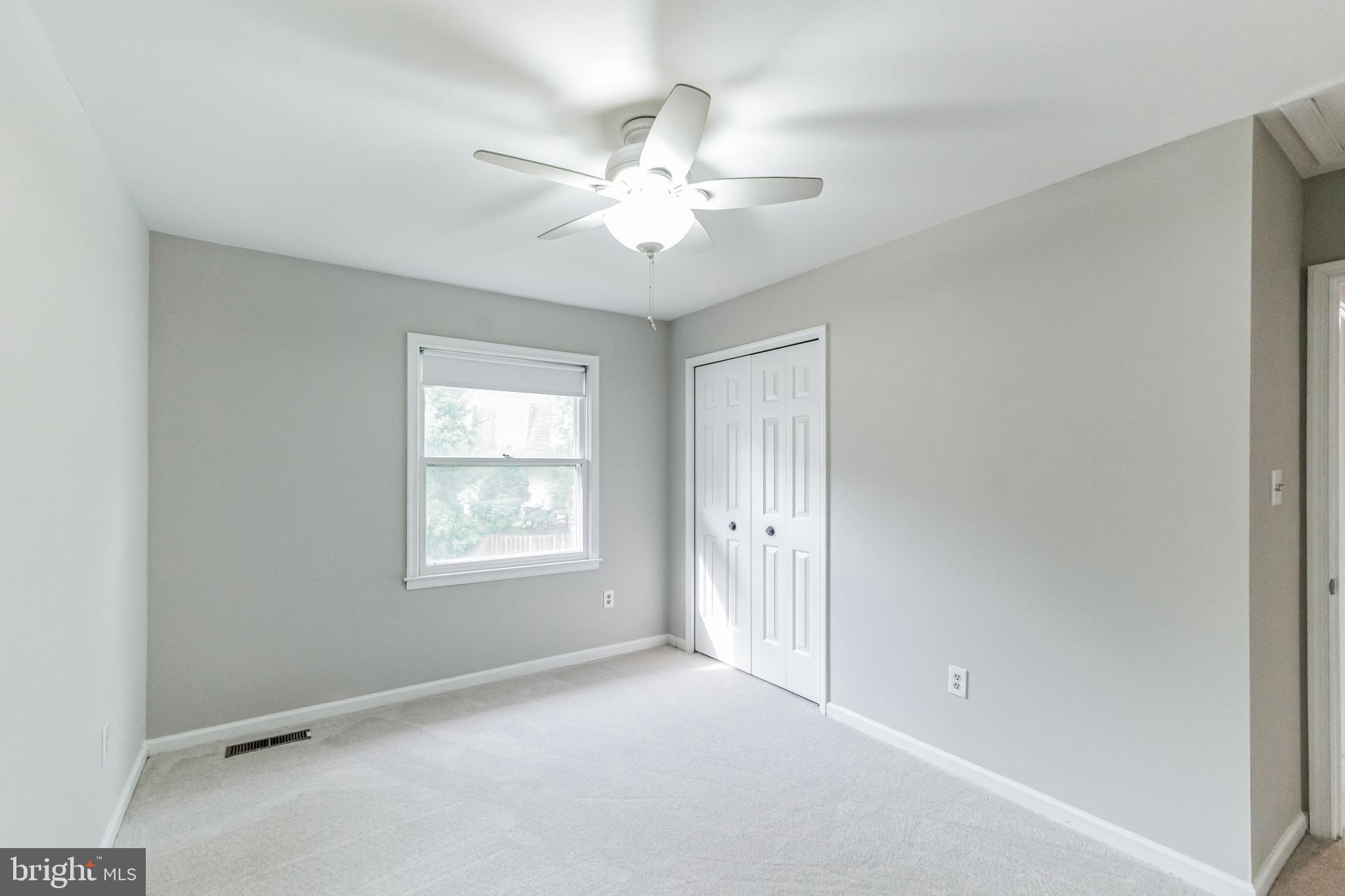 LONGWOOD KNOLLS - Residential