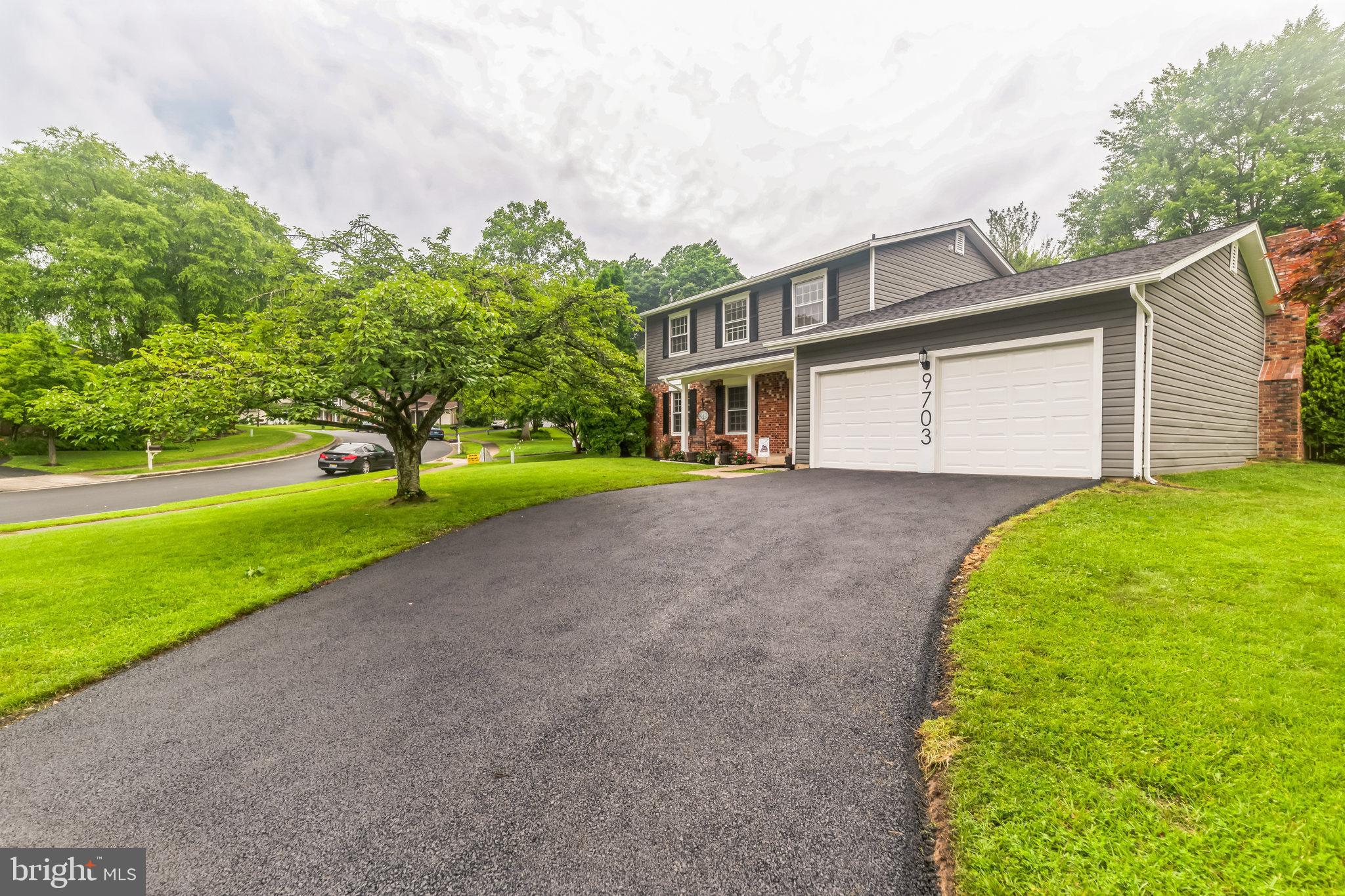 LONGWOOD KNOLLS - Residential