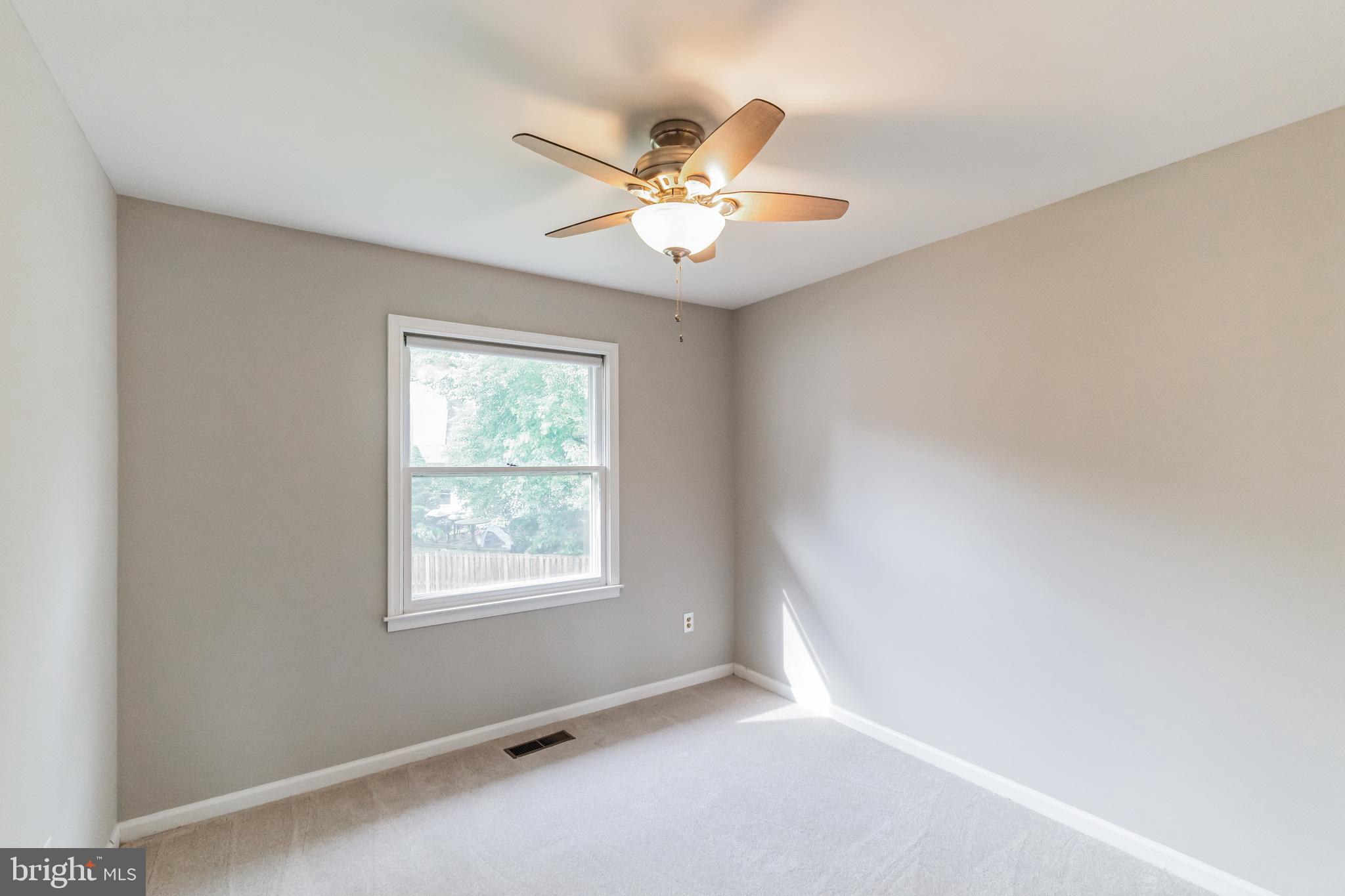 LONGWOOD KNOLLS - Residential