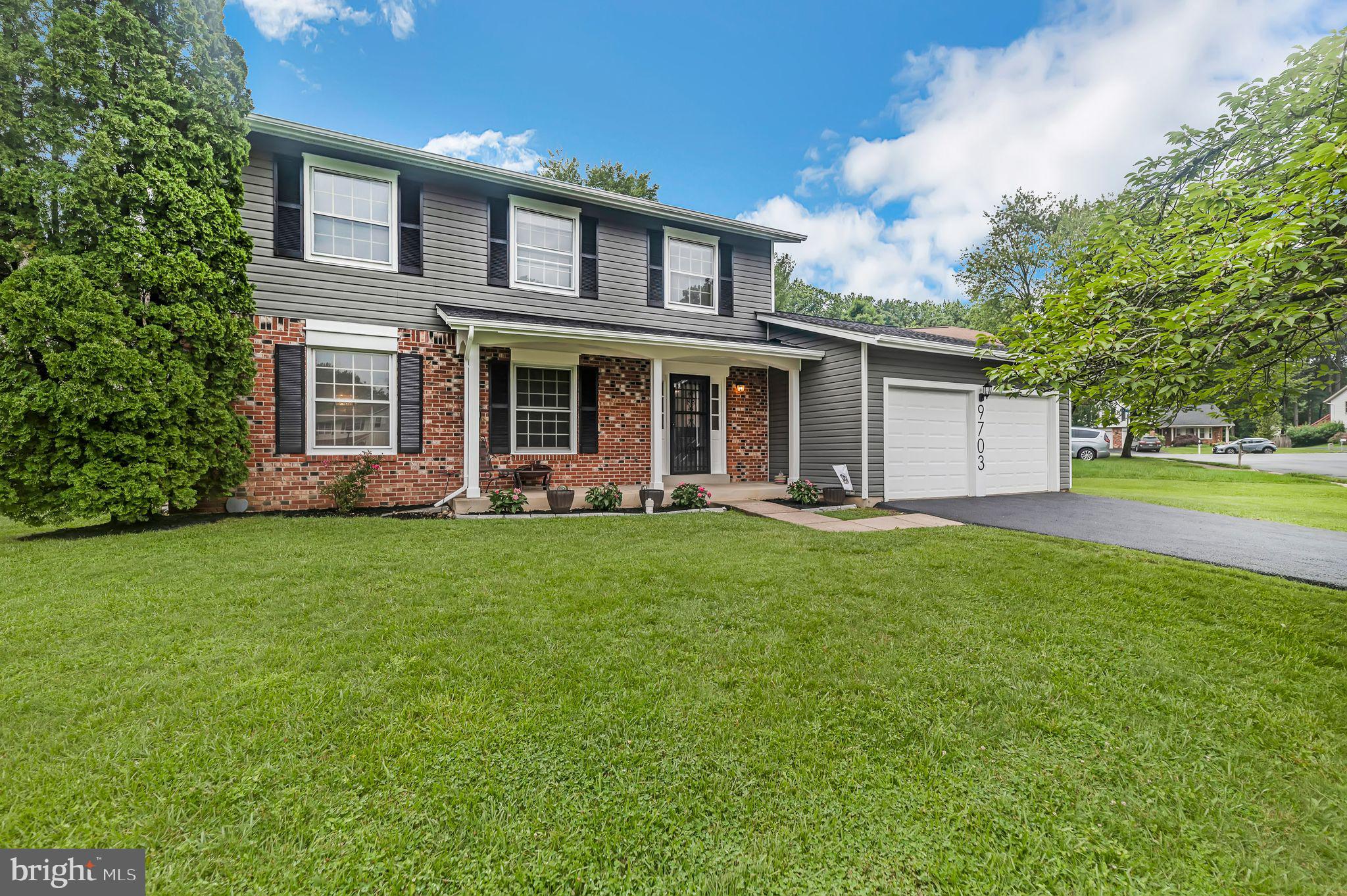 LONGWOOD KNOLLS - Residential