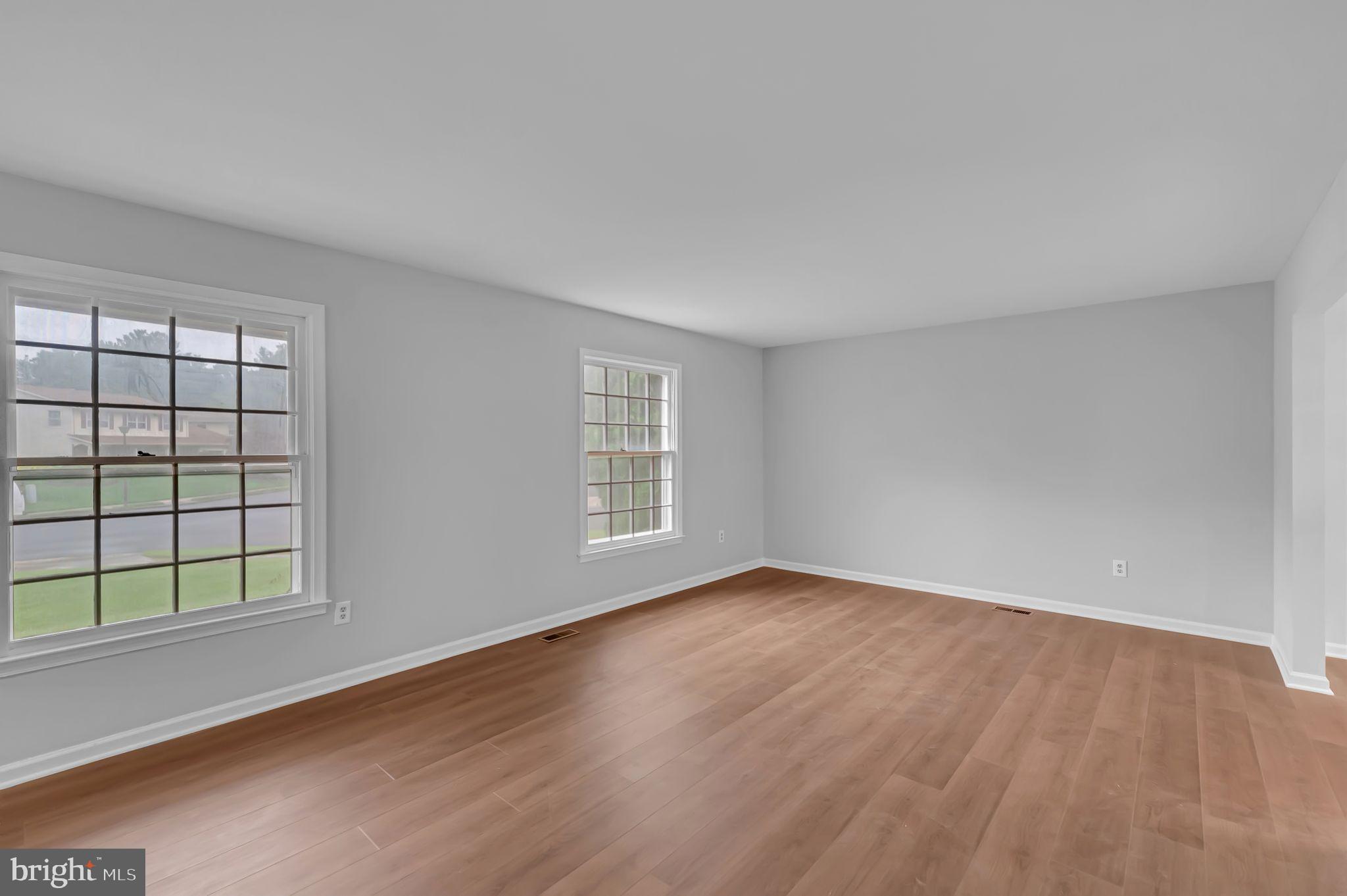 LONGWOOD KNOLLS - Residential