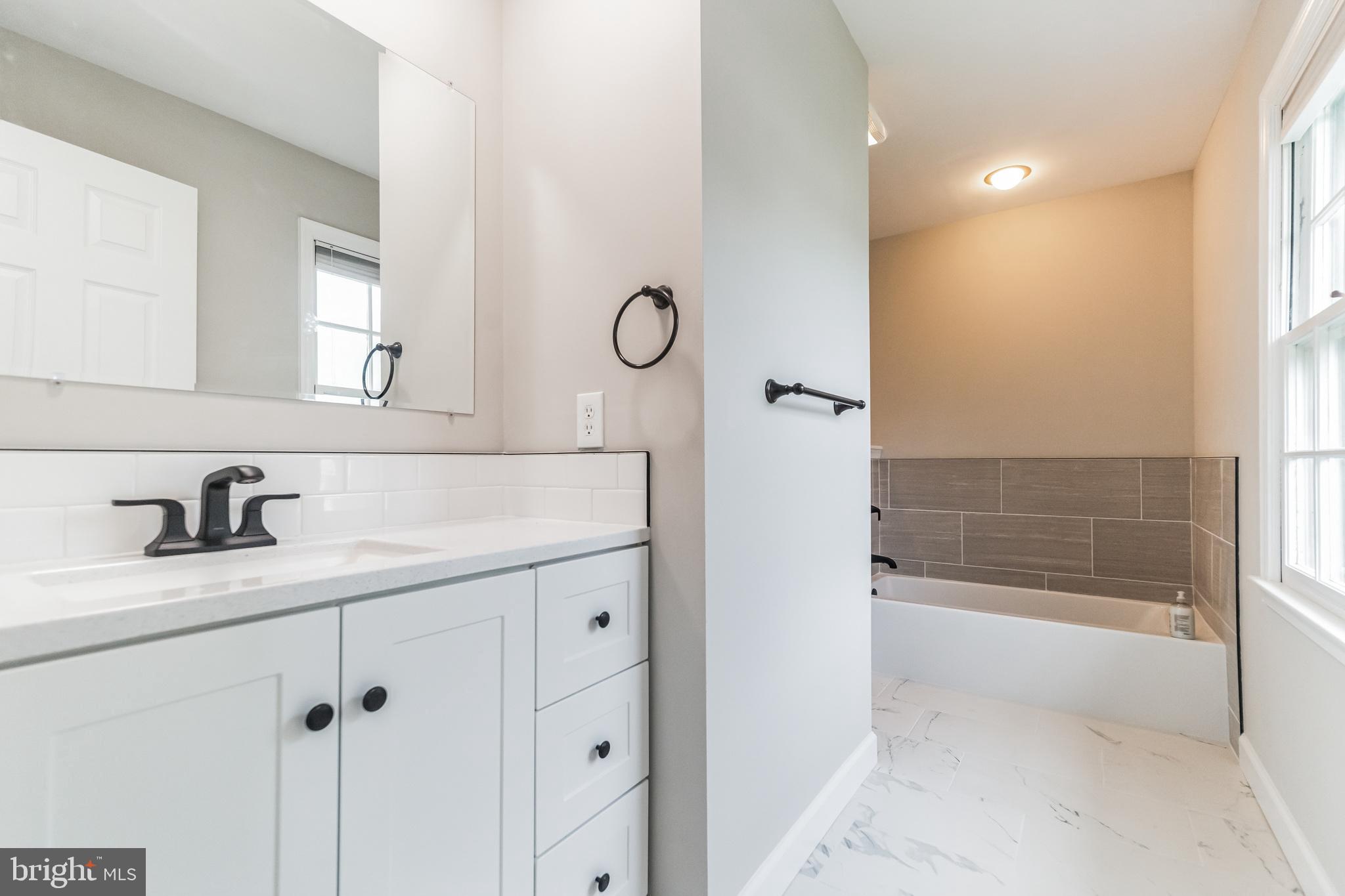 LONGWOOD KNOLLS - Residential