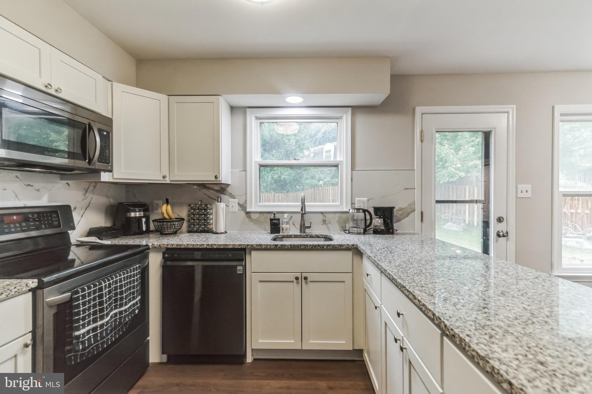 LONGWOOD KNOLLS - Residential