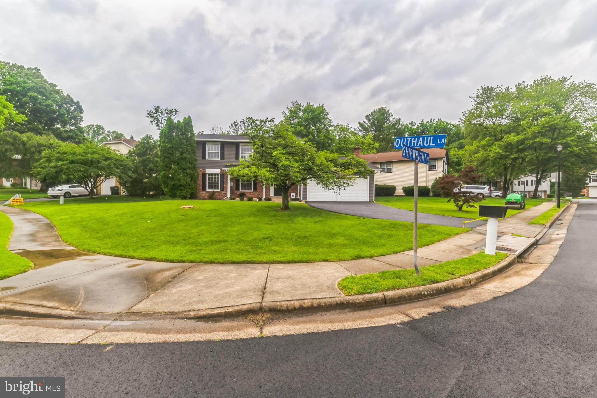 LONGWOOD KNOLLS - Residential