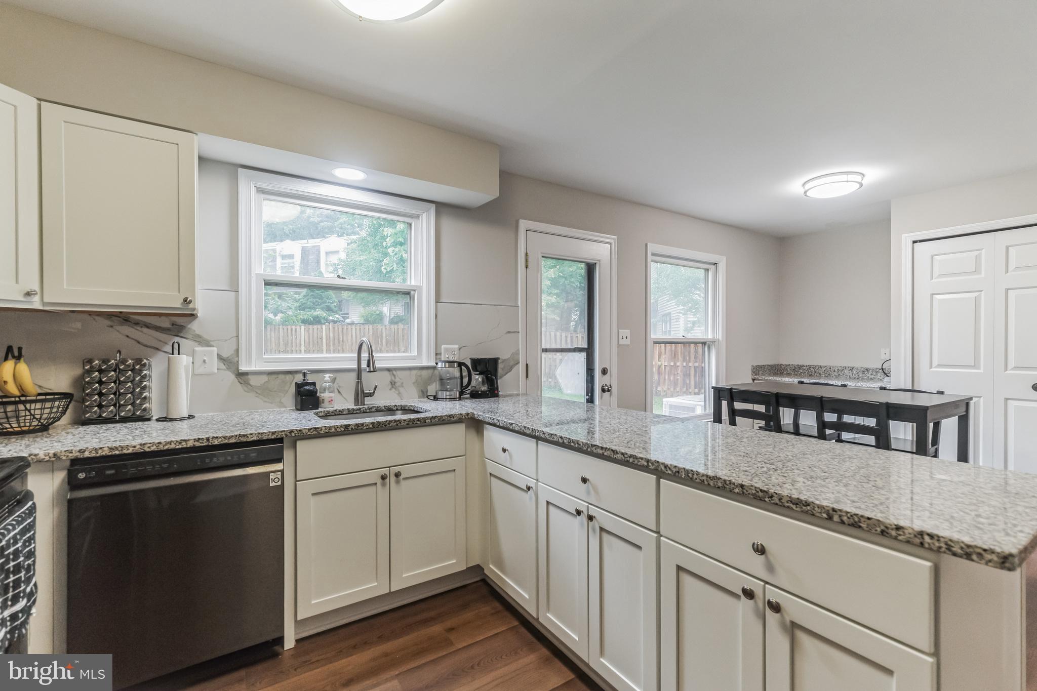 LONGWOOD KNOLLS - Residential