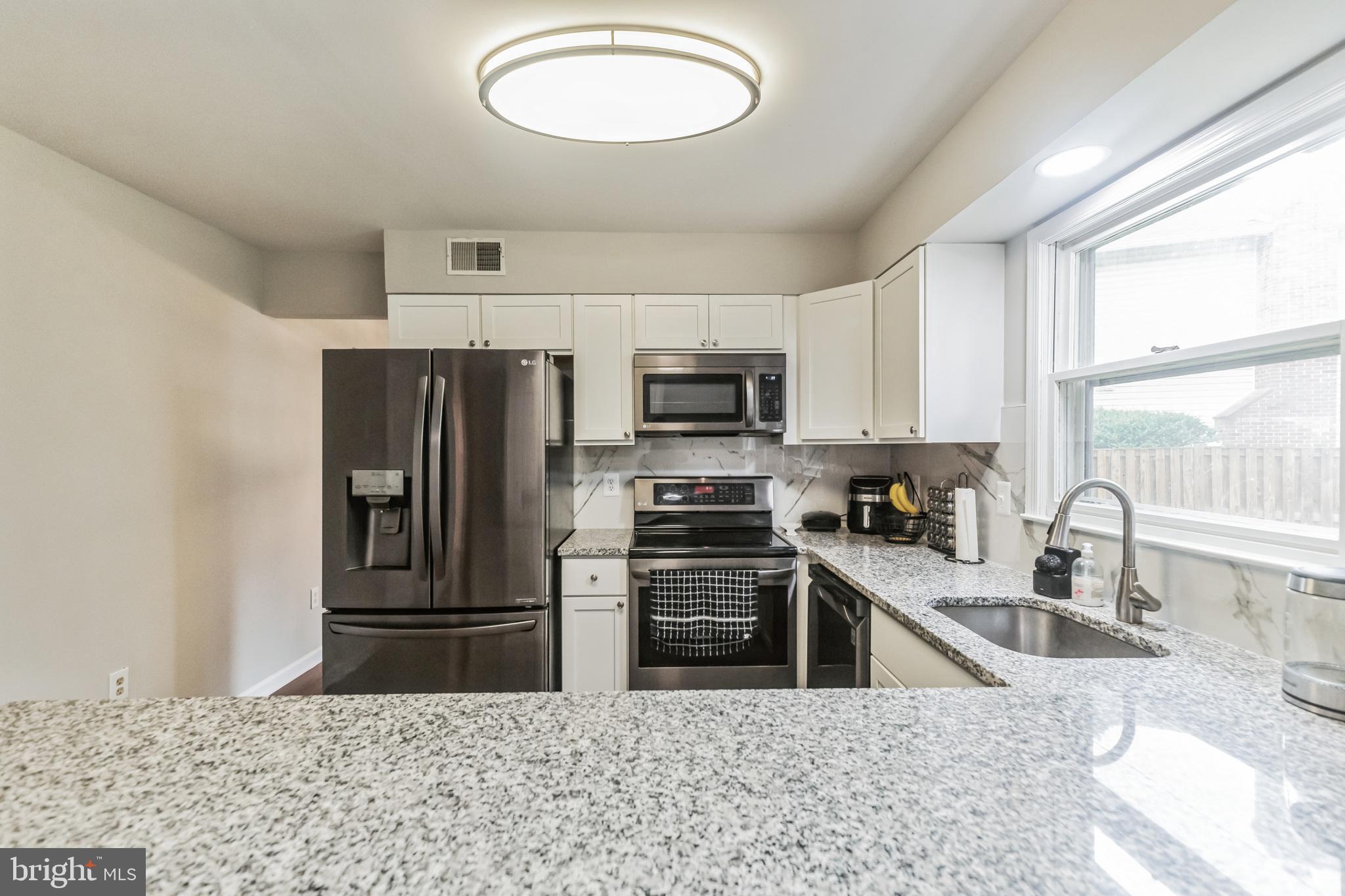 LONGWOOD KNOLLS - Residential