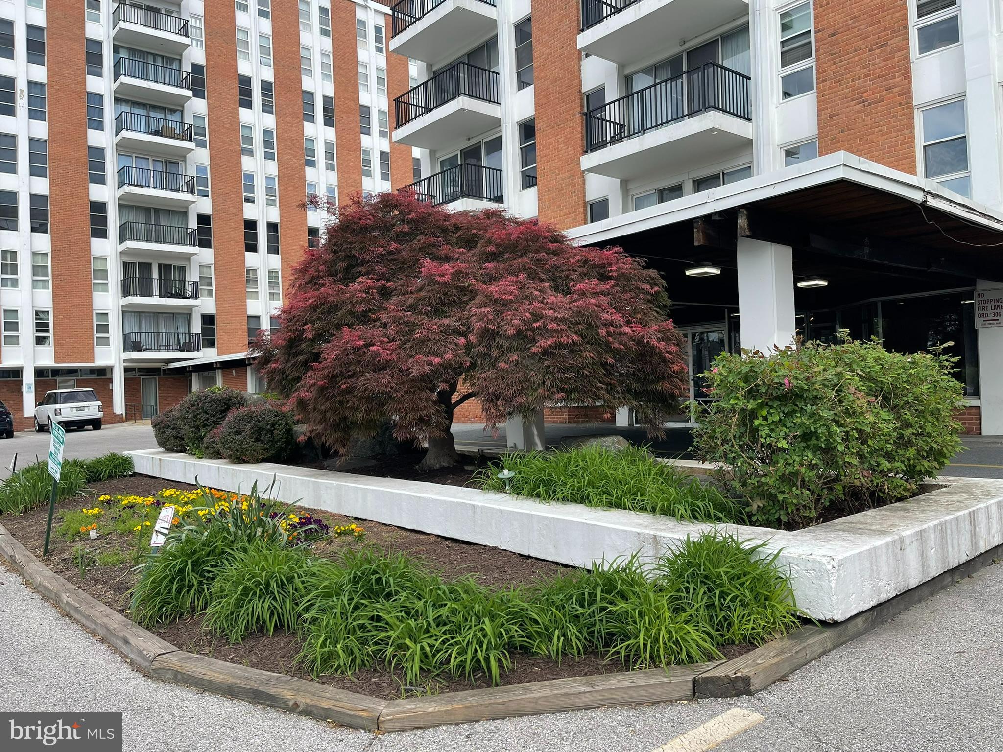 Spacious & Elegant 2BR/2BA Condo in Sought-After Park Heights Community
Welcome to 6606 Park Heights Ave, Unit 307—a well maintained and generously sized 2-bedroom, 2-bathroom condo nestled in one of Baltimore’s most desirable neighborhoods. This unit offers comfort, convenience, and readiness to make it your own.
Step inside to discover a bright and open floor plan with large windows, spacious living and dining areas, and plenty of storage. The unit is in good condition, perfect for buyers seeking low-maintenance living. Cool A/C, water, electricity, and cable are included in the fees.
Enjoy the peace of mind and luxury of 24-hour concierge service and a doorman ready to assist with your packages. The building also features a beautifully appointed reception area and tastefully updated hallways that create an inviting atmosphere from the moment you arrive.
Additional features include:
Ample outdoor and garage parking
Elevator access
Secure entry
Assigned Parking
Assigned Storage Space
Close proximity to shopping, dining, and public transportation
Peaceful, well-maintained community with excellent walkability
This home is ideal for those seeking convenience without sacrificing style or space. The current owner is motivated to sell this home—take this opportunity to make this exceptional condo your own!