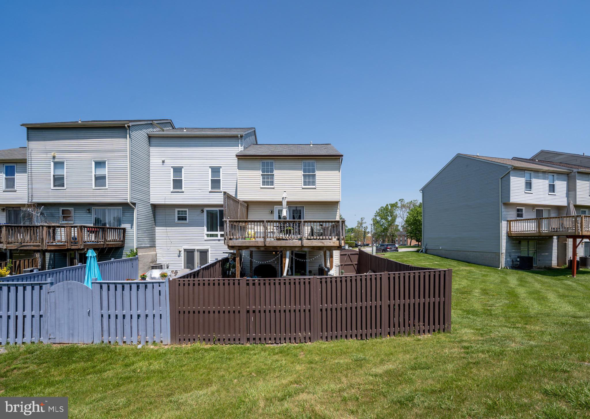 FAIRBROOK - Residential