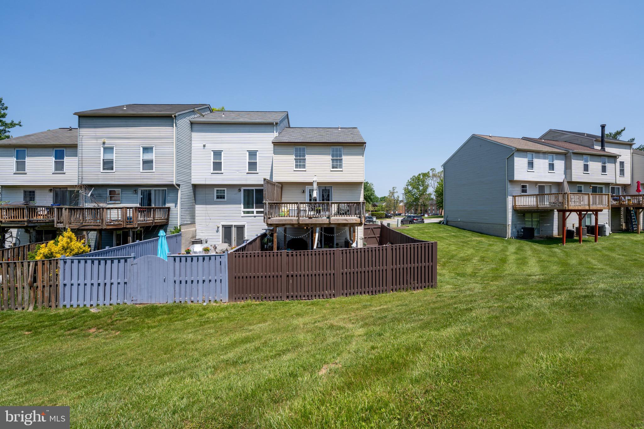 FAIRBROOK - Residential