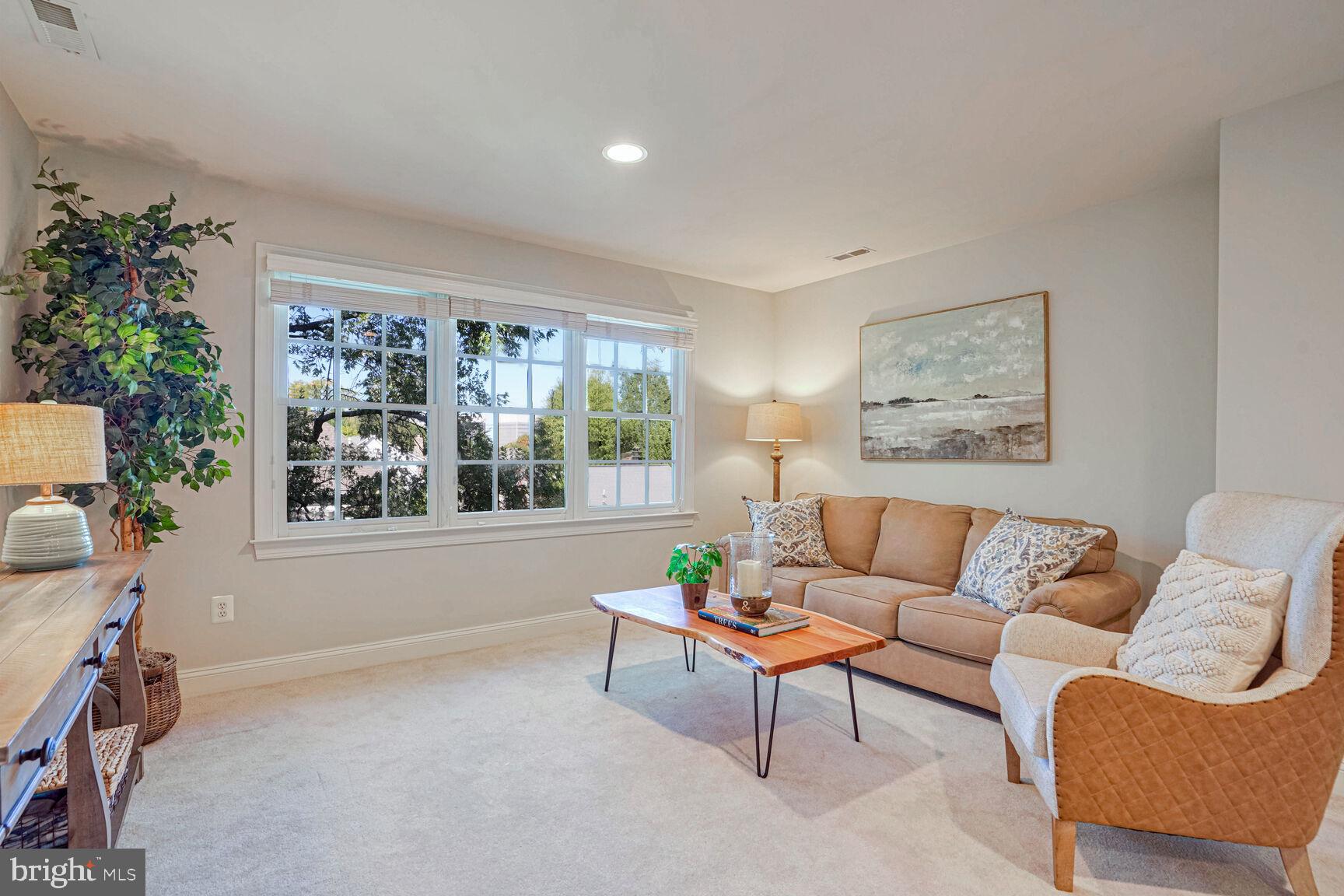 CHEVY CHASE - Residential