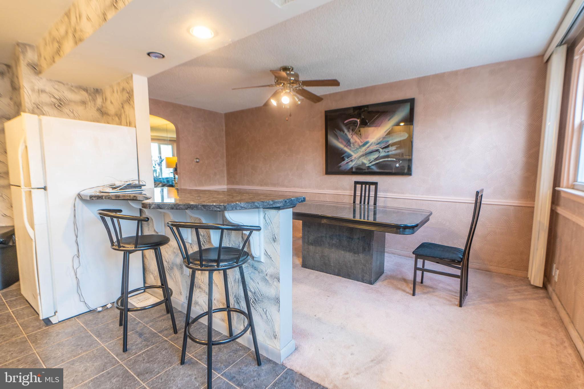 OXFORD CIRCLE - Residential