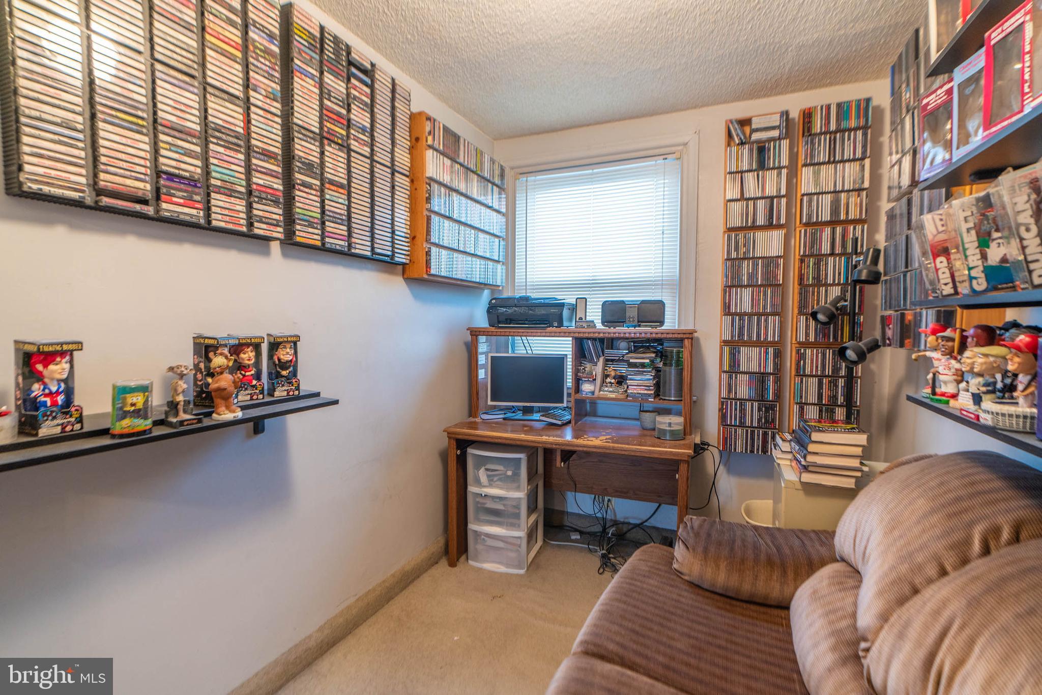 OXFORD CIRCLE - Residential