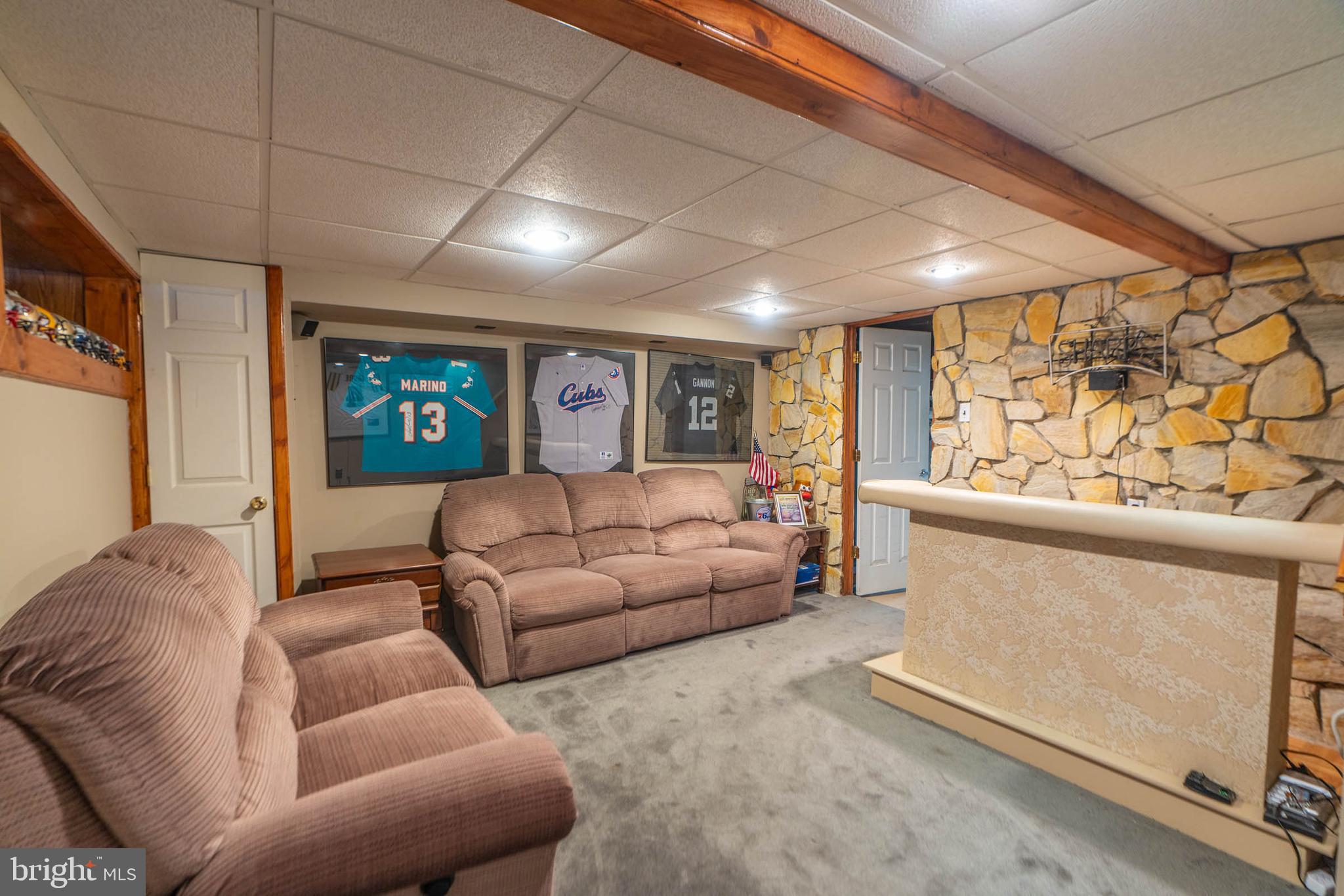 OXFORD CIRCLE - Residential