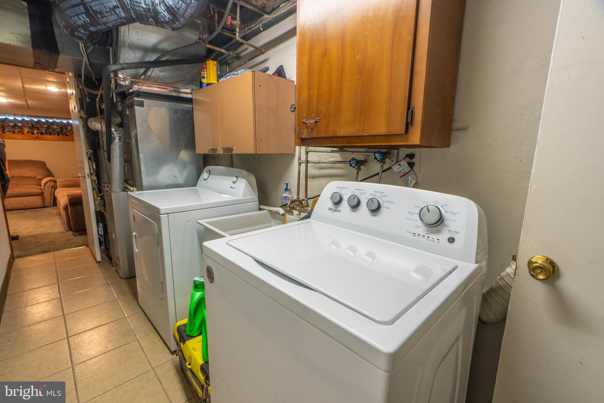 OXFORD CIRCLE - Residential