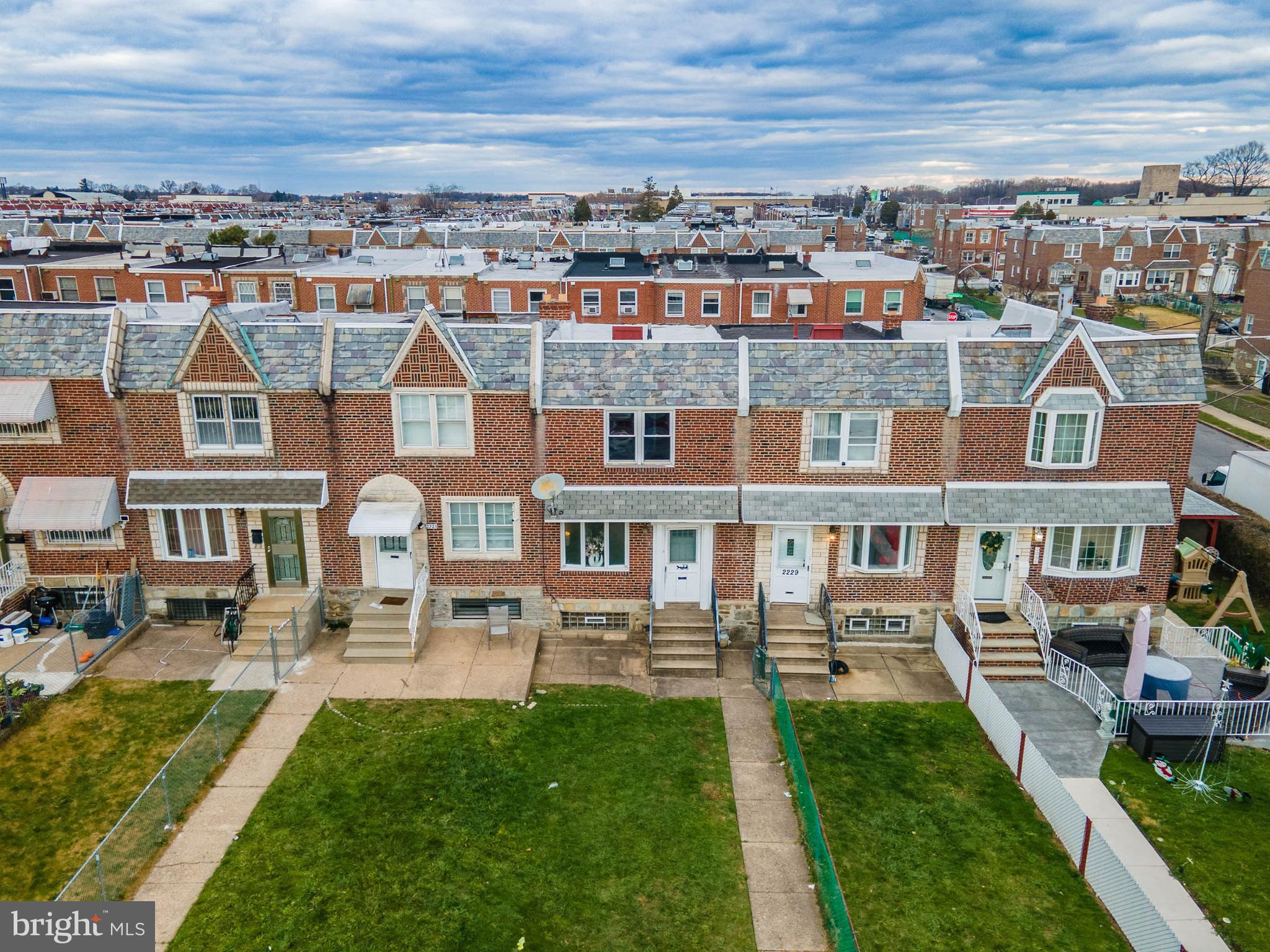 OXFORD CIRCLE - Residential