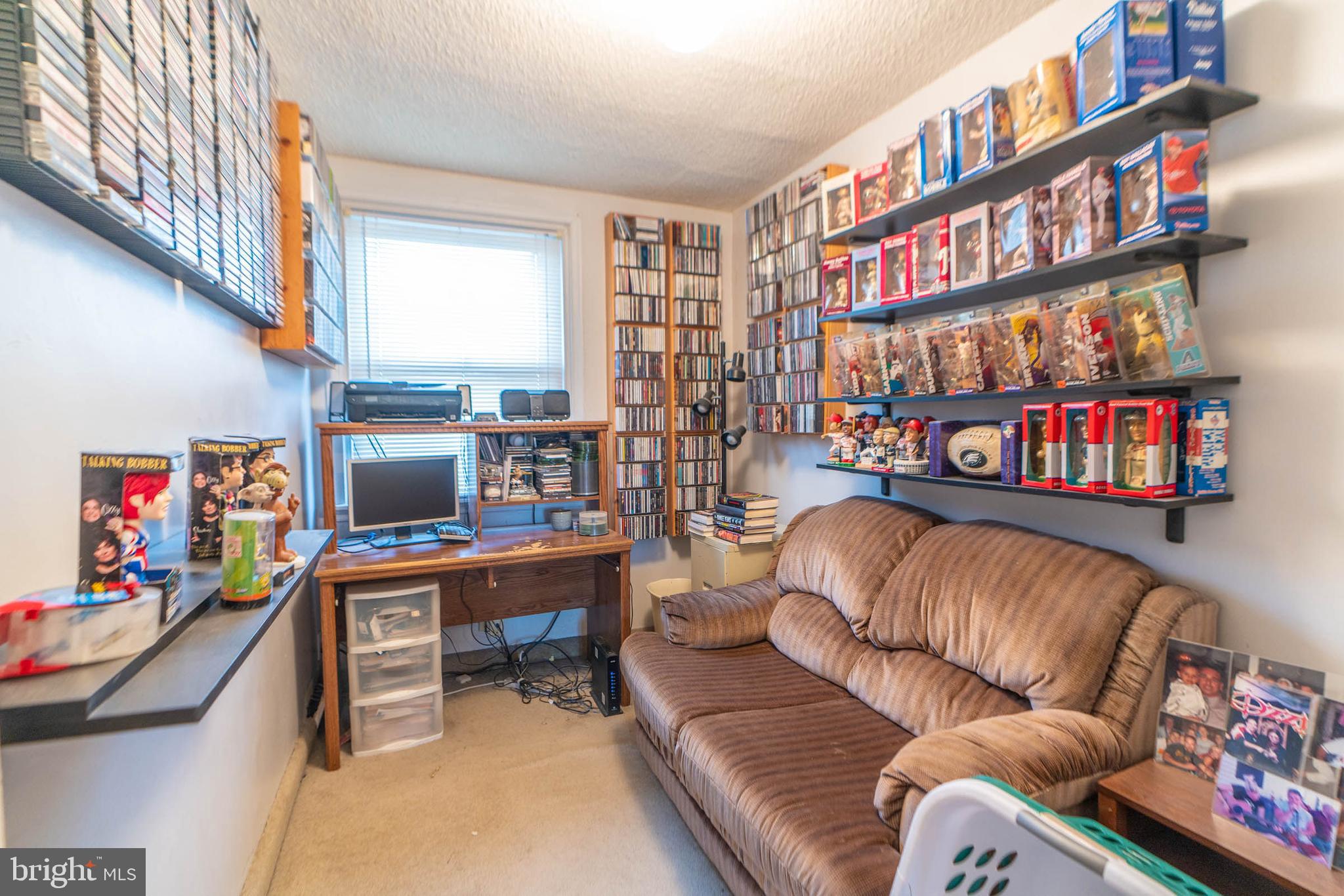 OXFORD CIRCLE - Residential