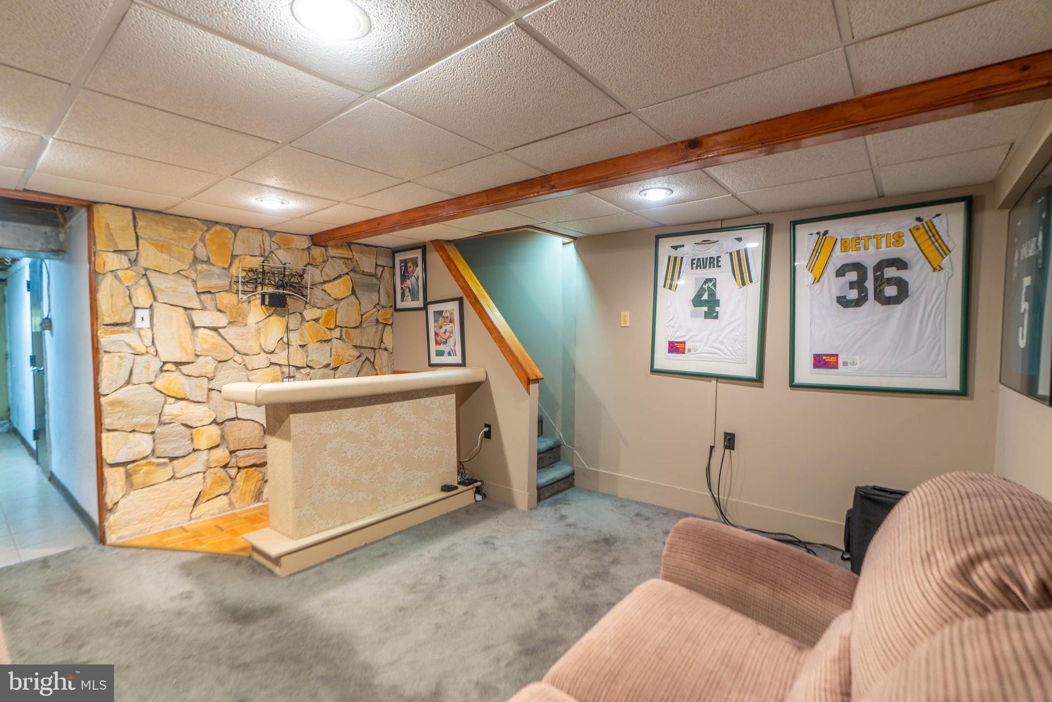 OXFORD CIRCLE - Residential