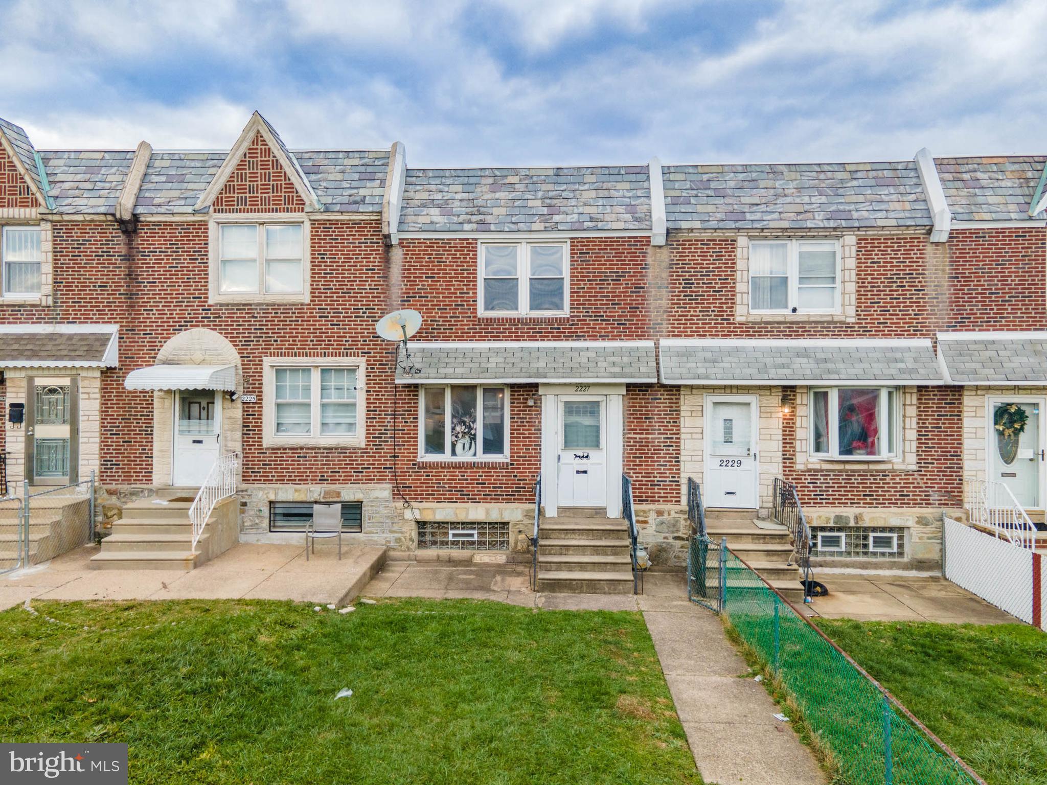 OXFORD CIRCLE - Residential