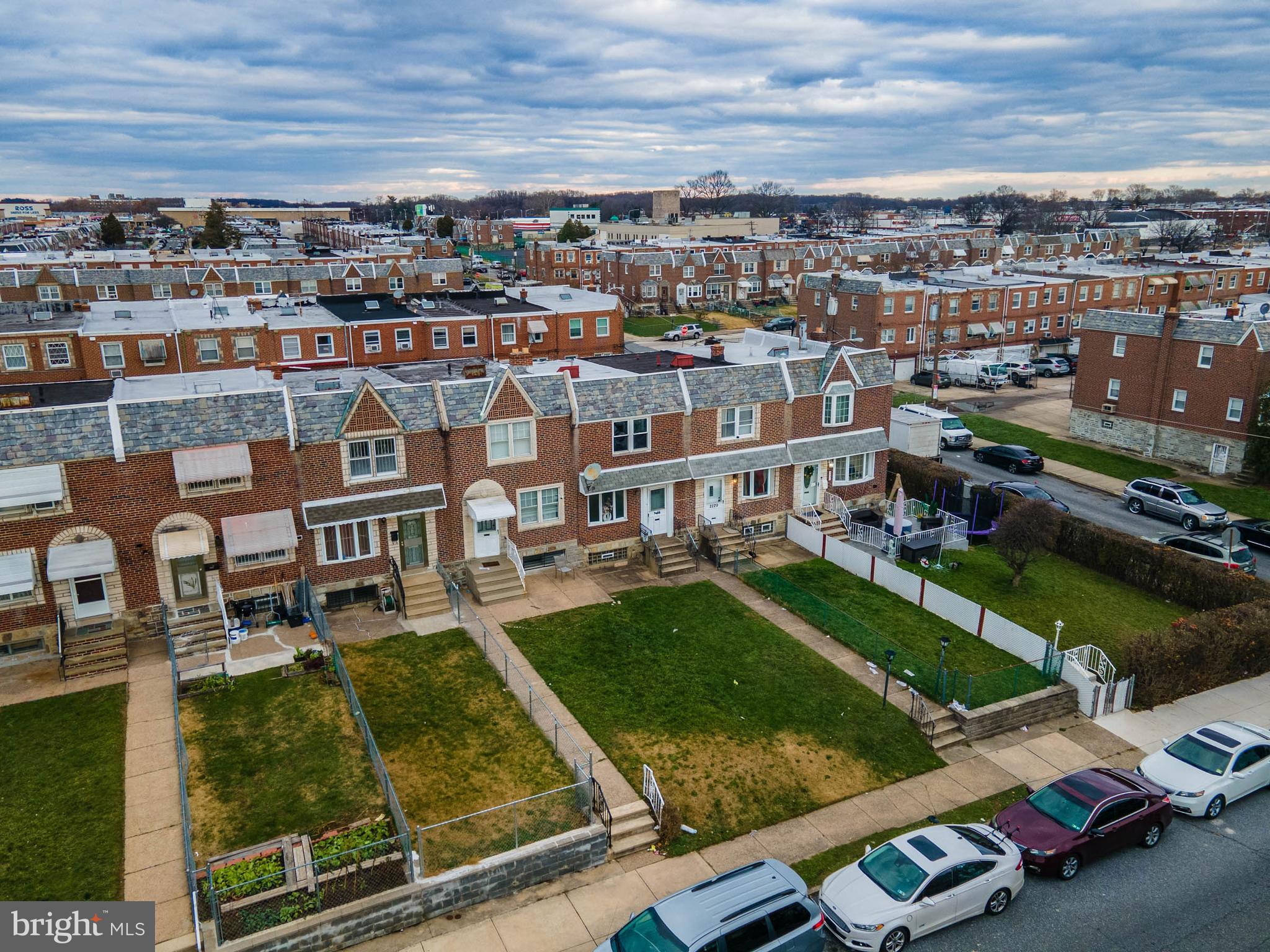 OXFORD CIRCLE - Residential