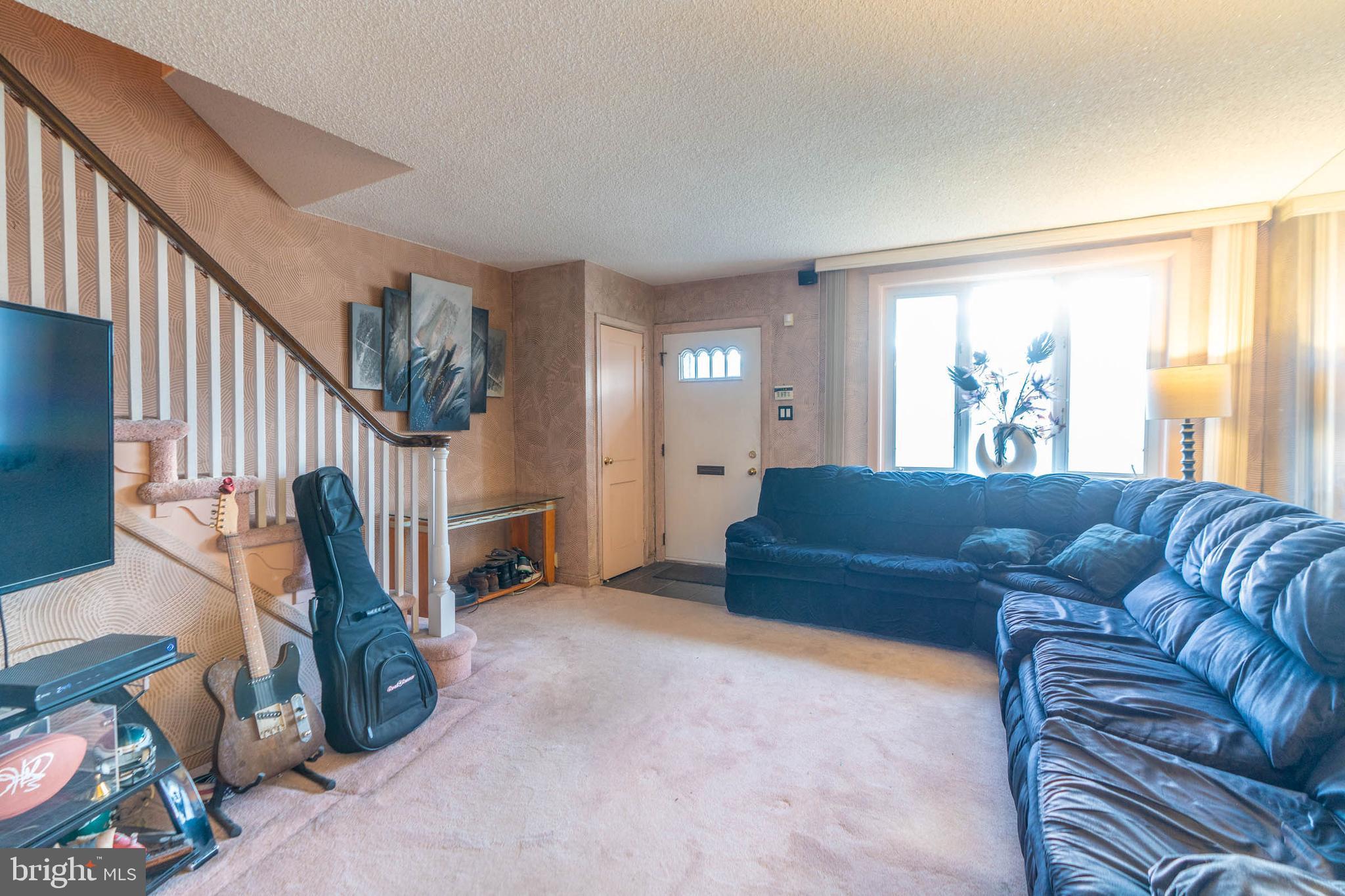 OXFORD CIRCLE - Residential