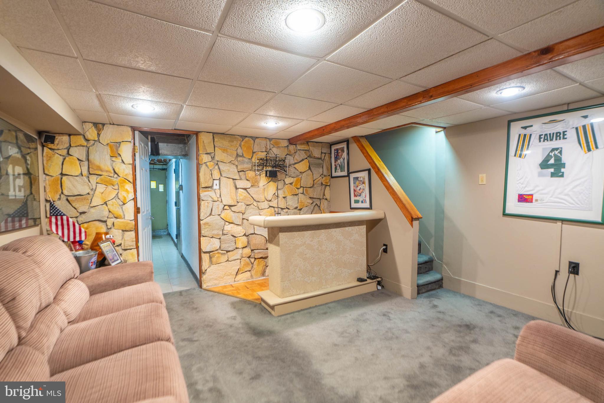 OXFORD CIRCLE - Residential