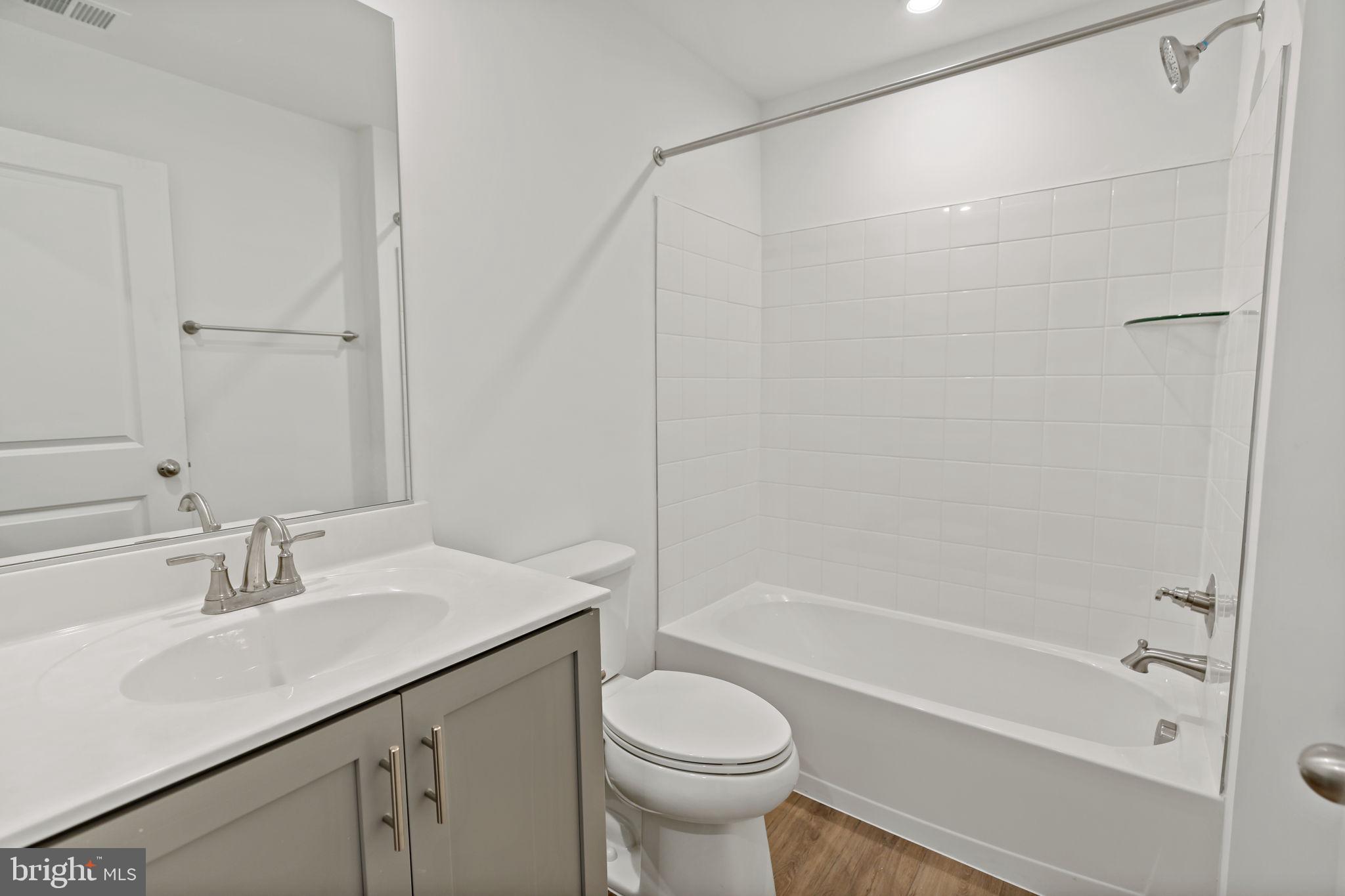 SOUTH BROOK - Residential