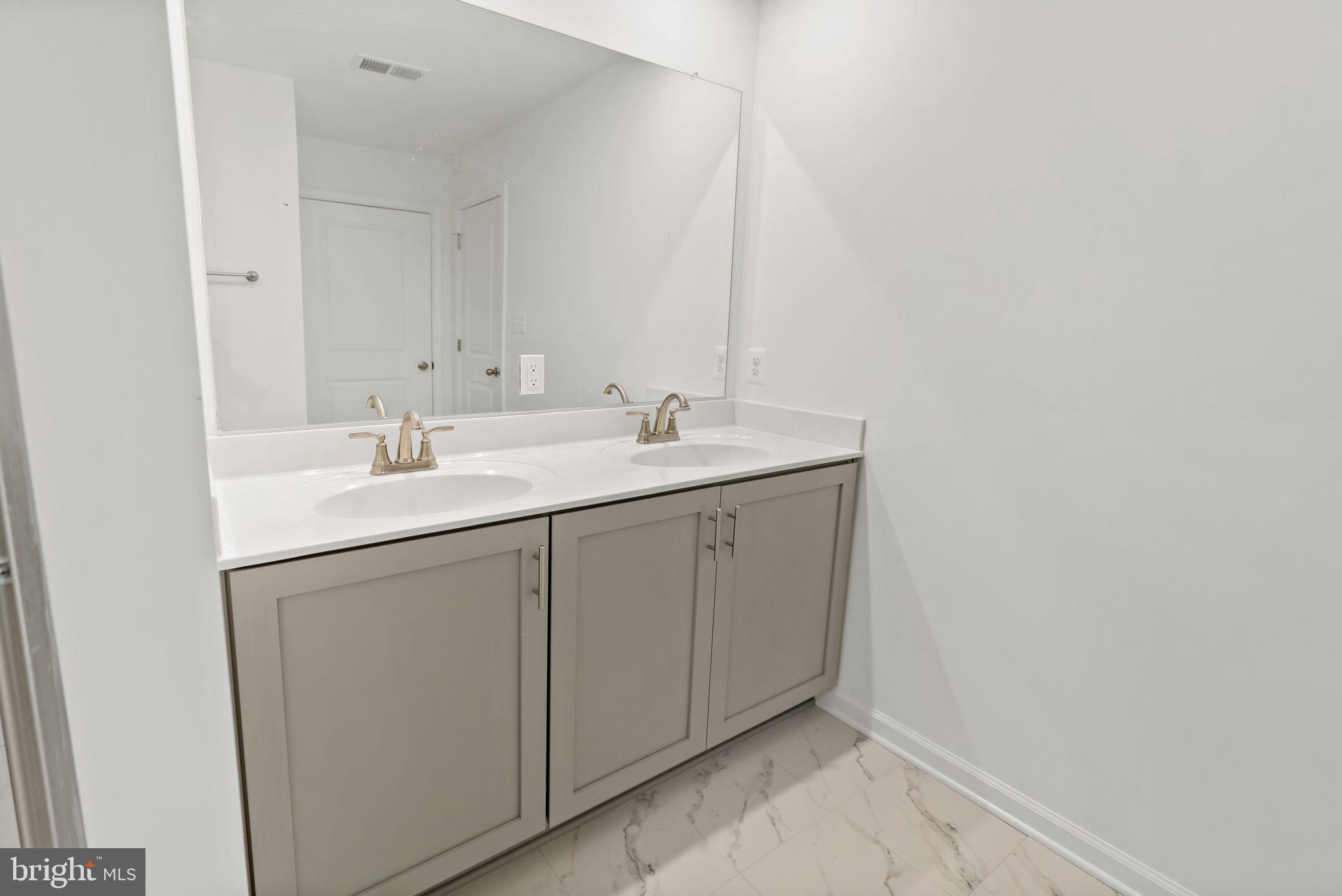 SOUTH BROOK - Residential