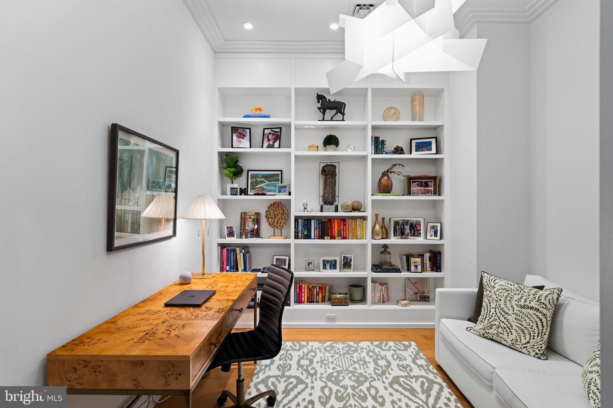 SOCIETY HILL - Residential