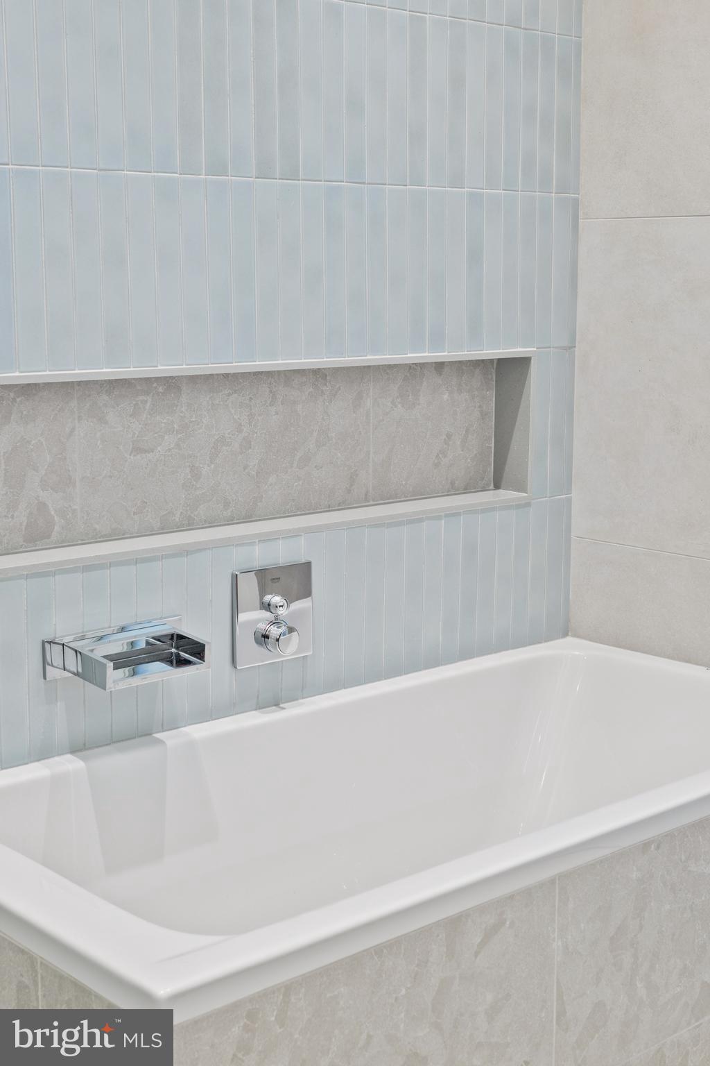 SOCIETY HILL - Residential