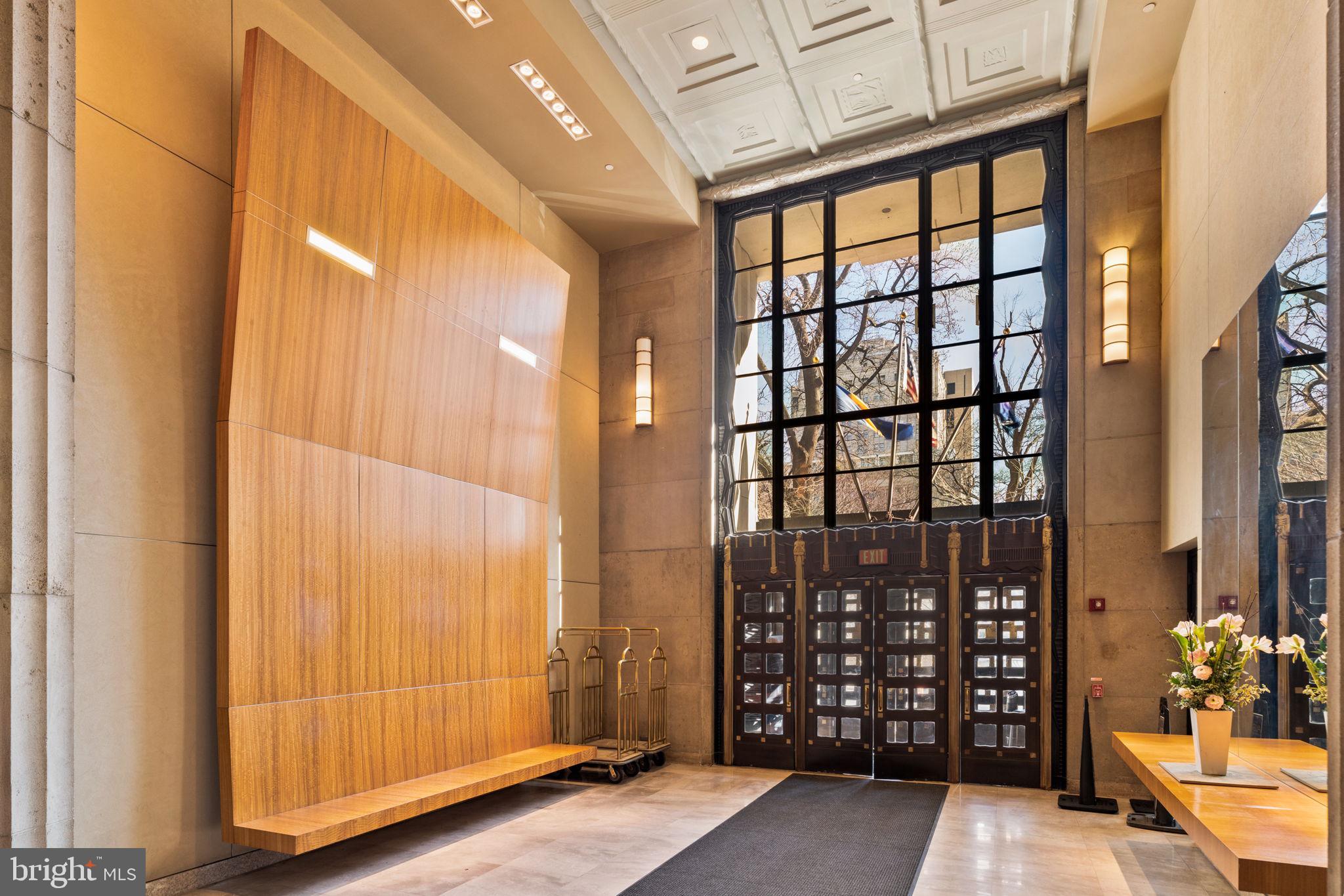 SOCIETY HILL - Residential