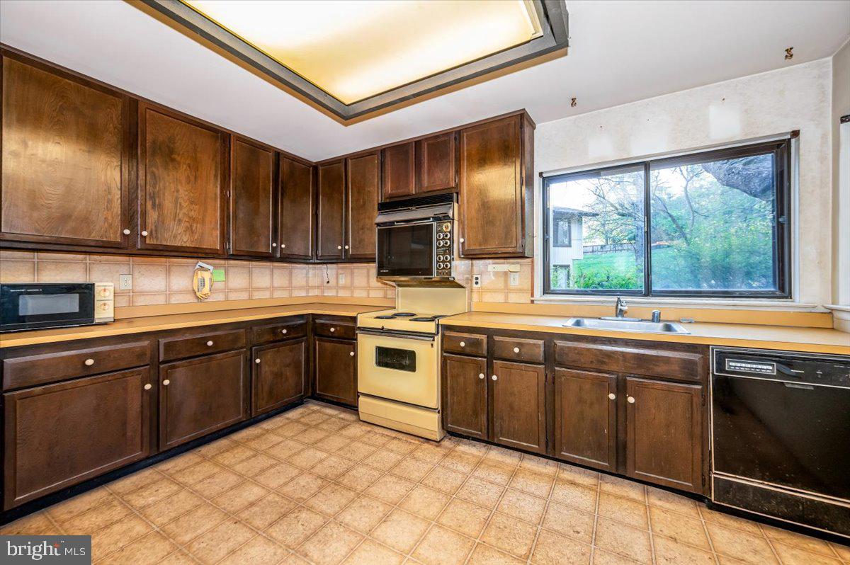 CHARLENE - Residential