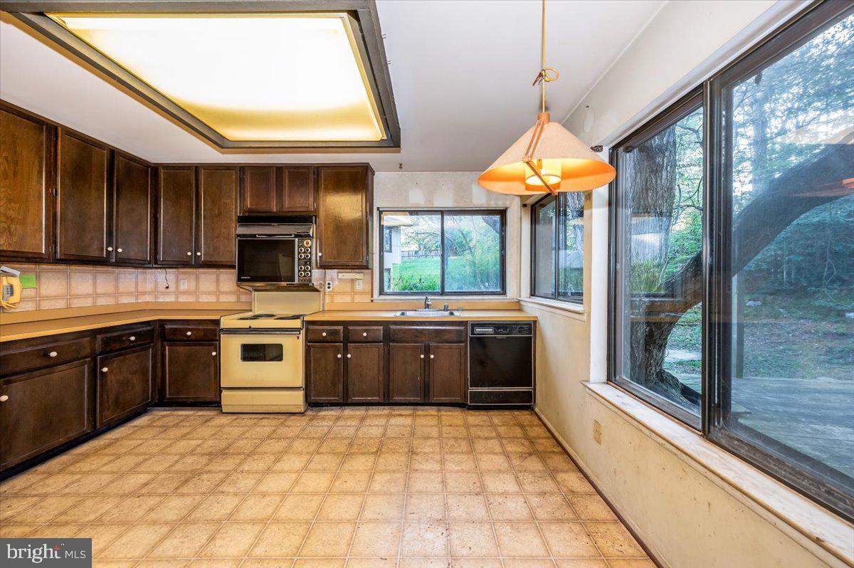 CHARLENE - Residential