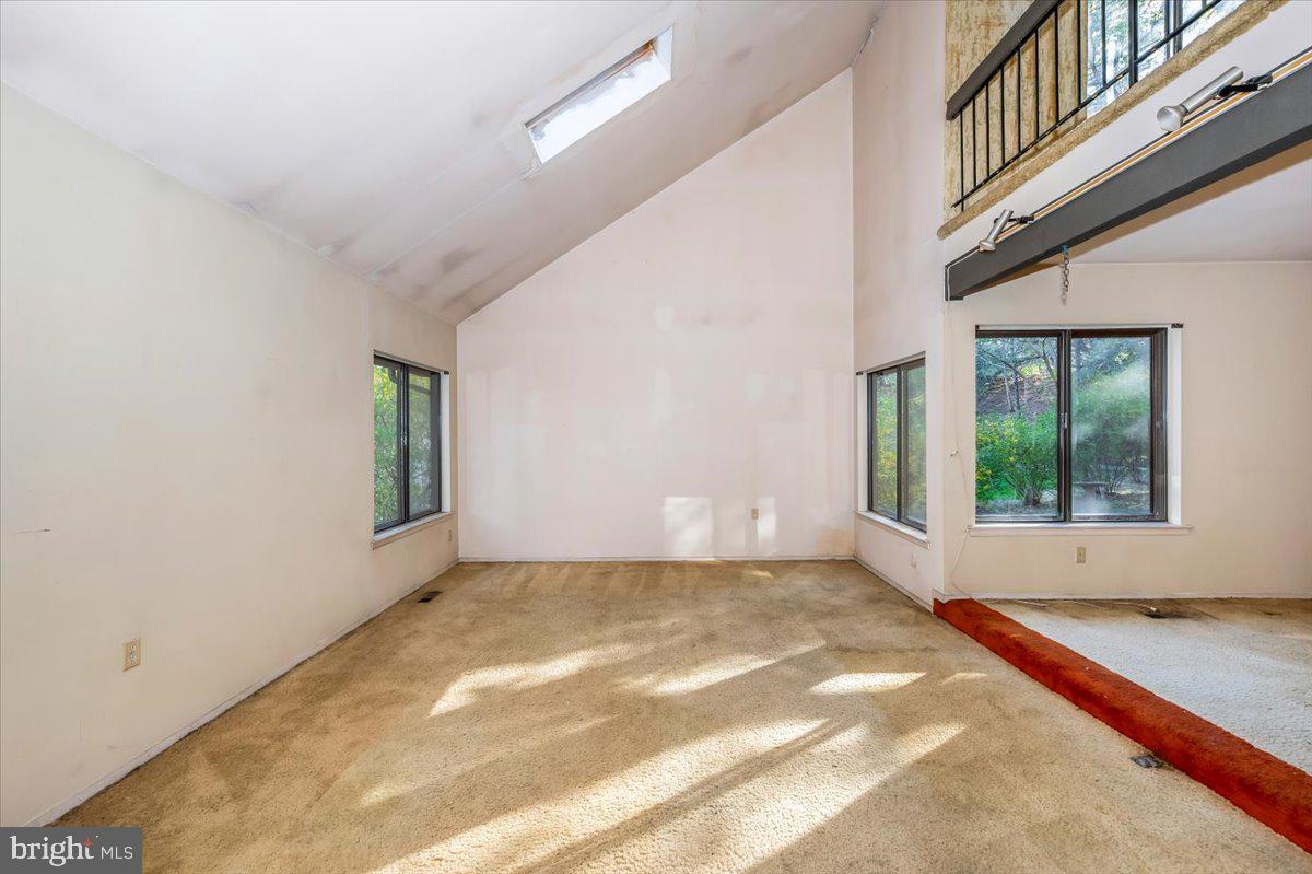 CHARLENE - Residential