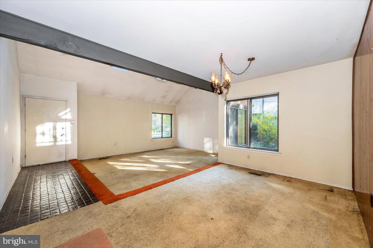 CHARLENE - Residential