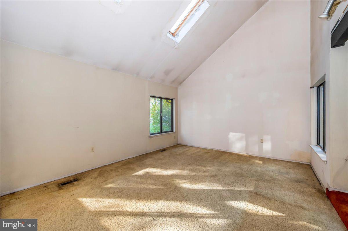 CHARLENE - Residential