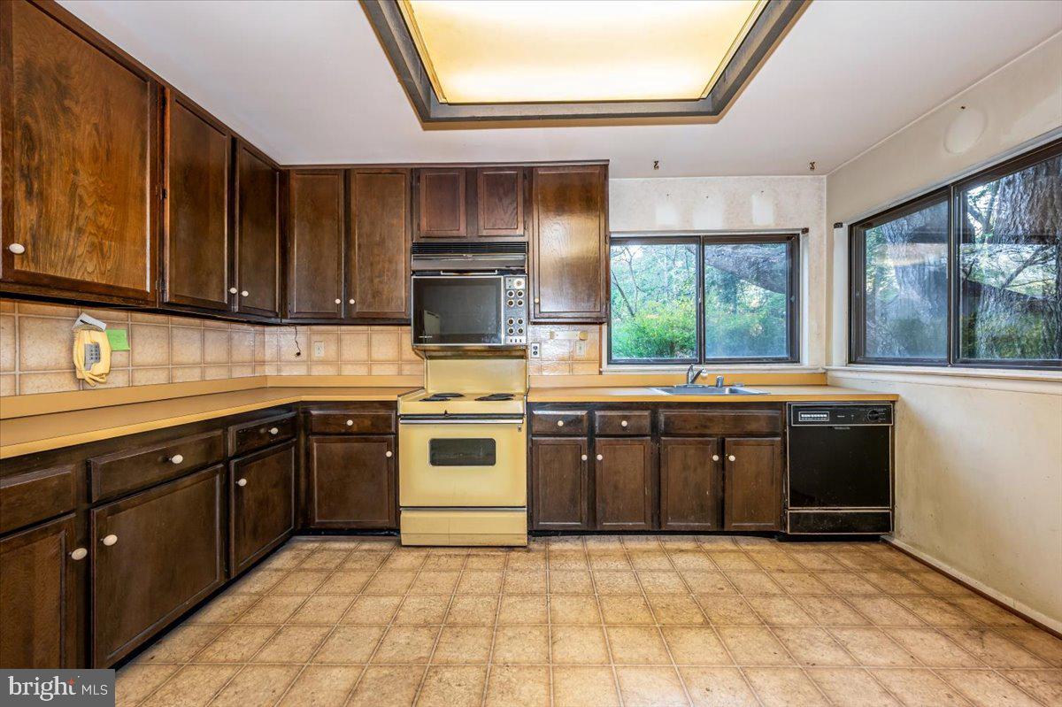 CHARLENE - Residential