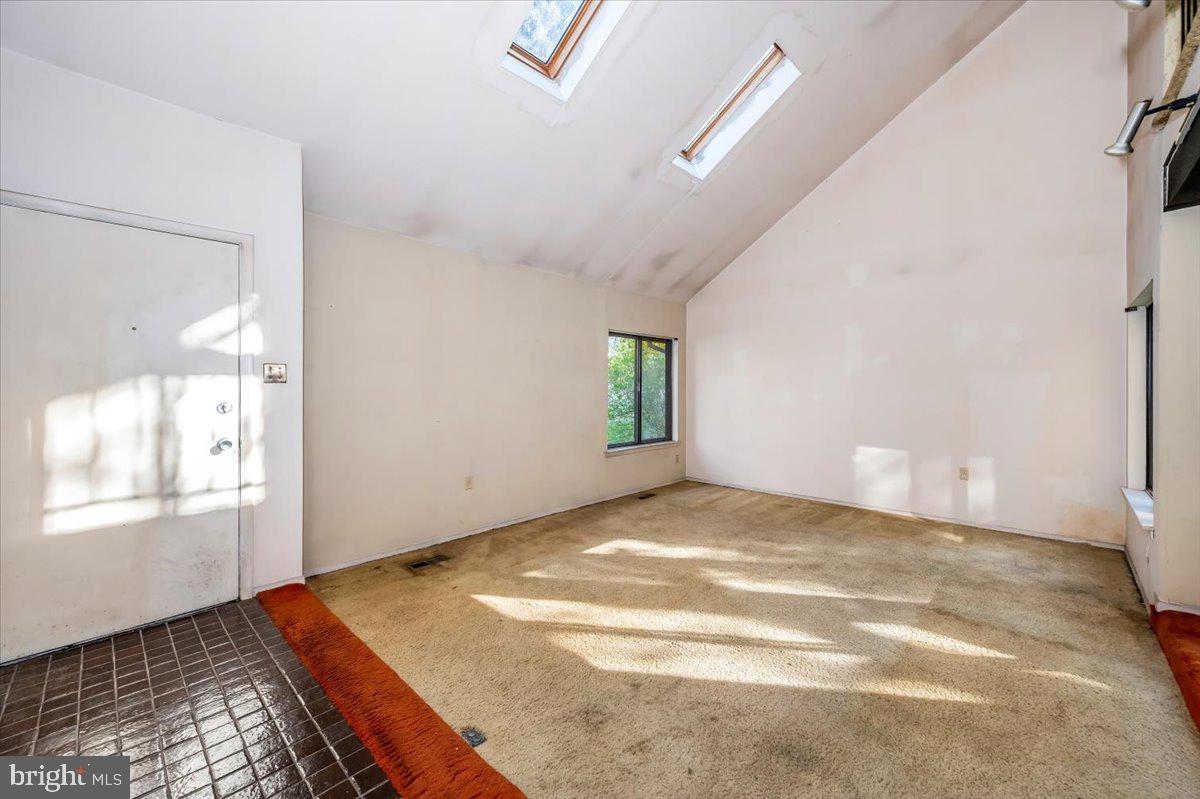 CHARLENE - Residential