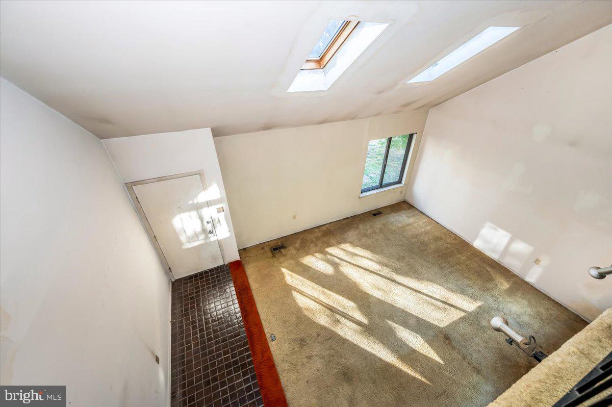 CHARLENE - Residential