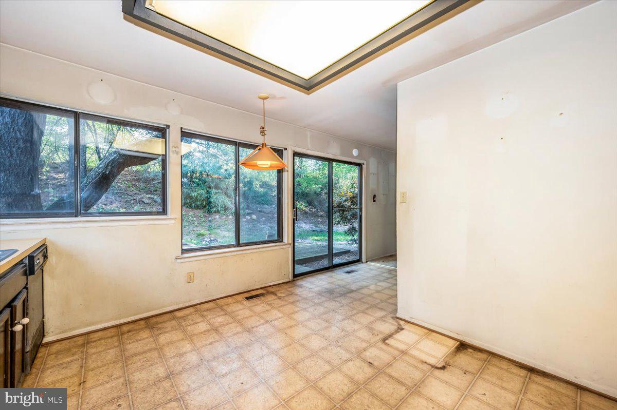 CHARLENE - Residential