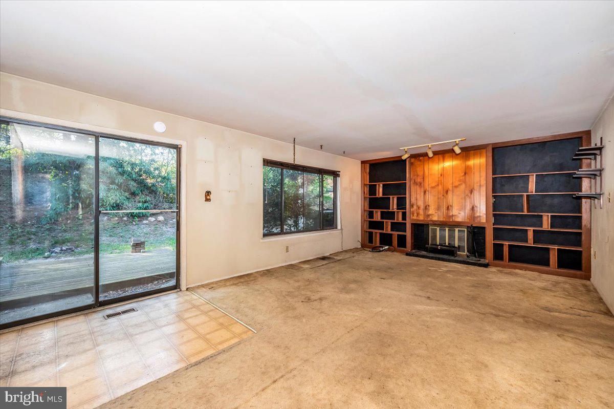 CHARLENE - Residential