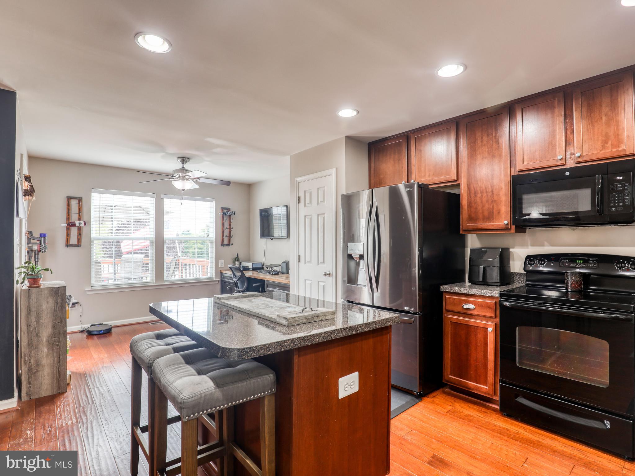 LAKELAND PLACE - Residential