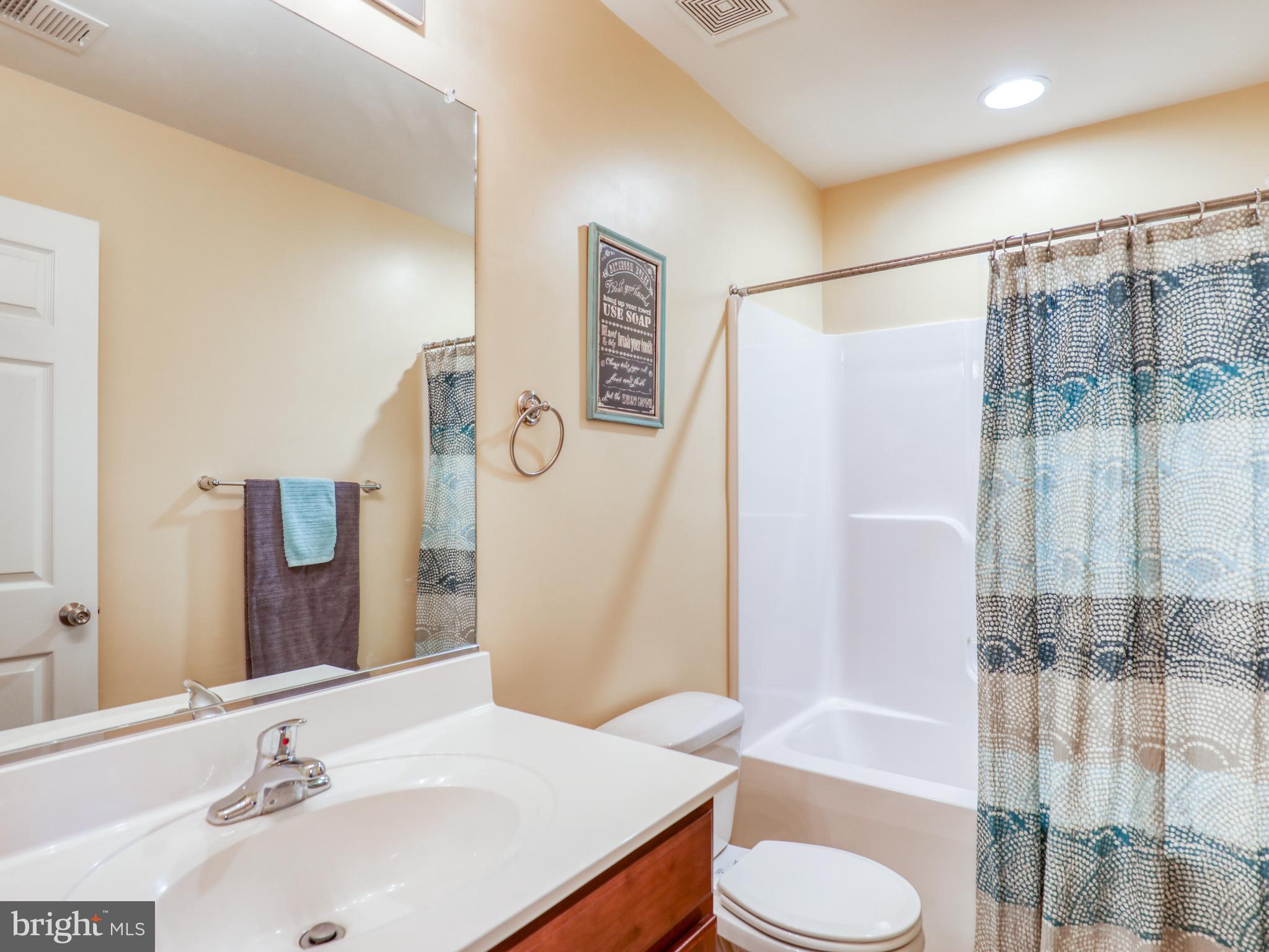 LAKELAND PLACE - Residential