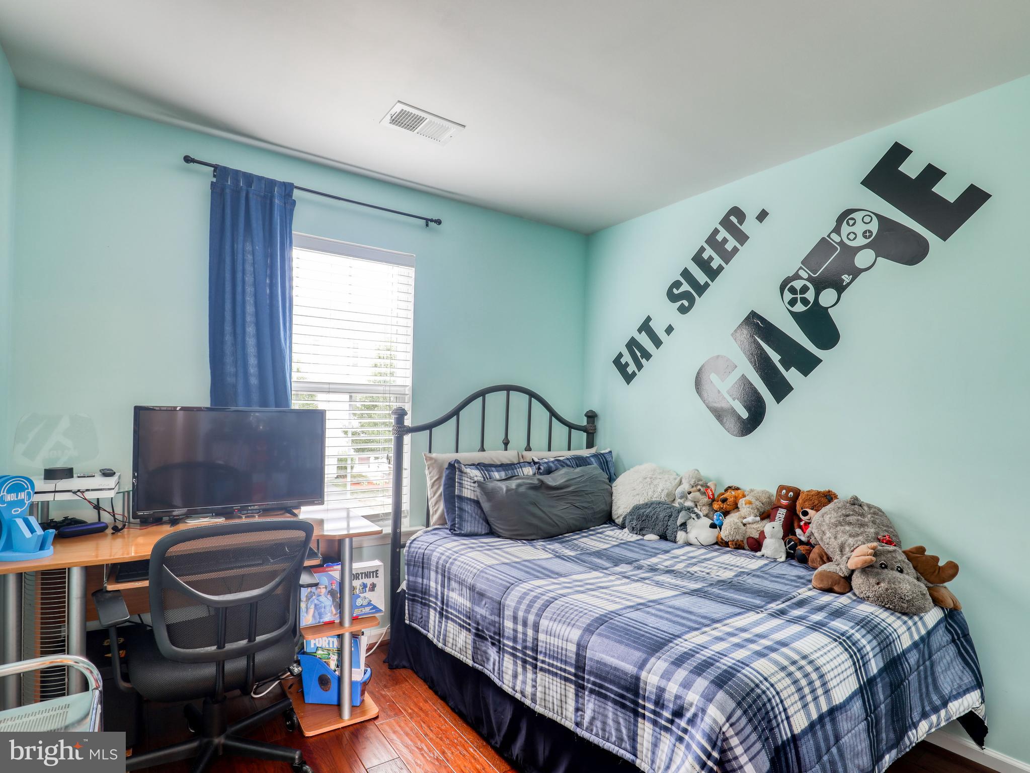 LAKELAND PLACE - Residential