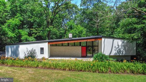 Photo of 2459 Hammertown Road, Narvon, PA 17555 (MLS # PALA2053238)